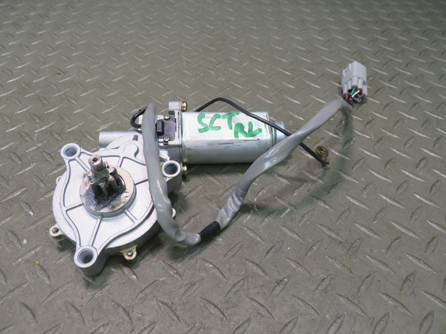 02-10 Lexus UZZ40L SC430 Convertible Rear Left TOP Roof Hinge Drive Motor OEM
