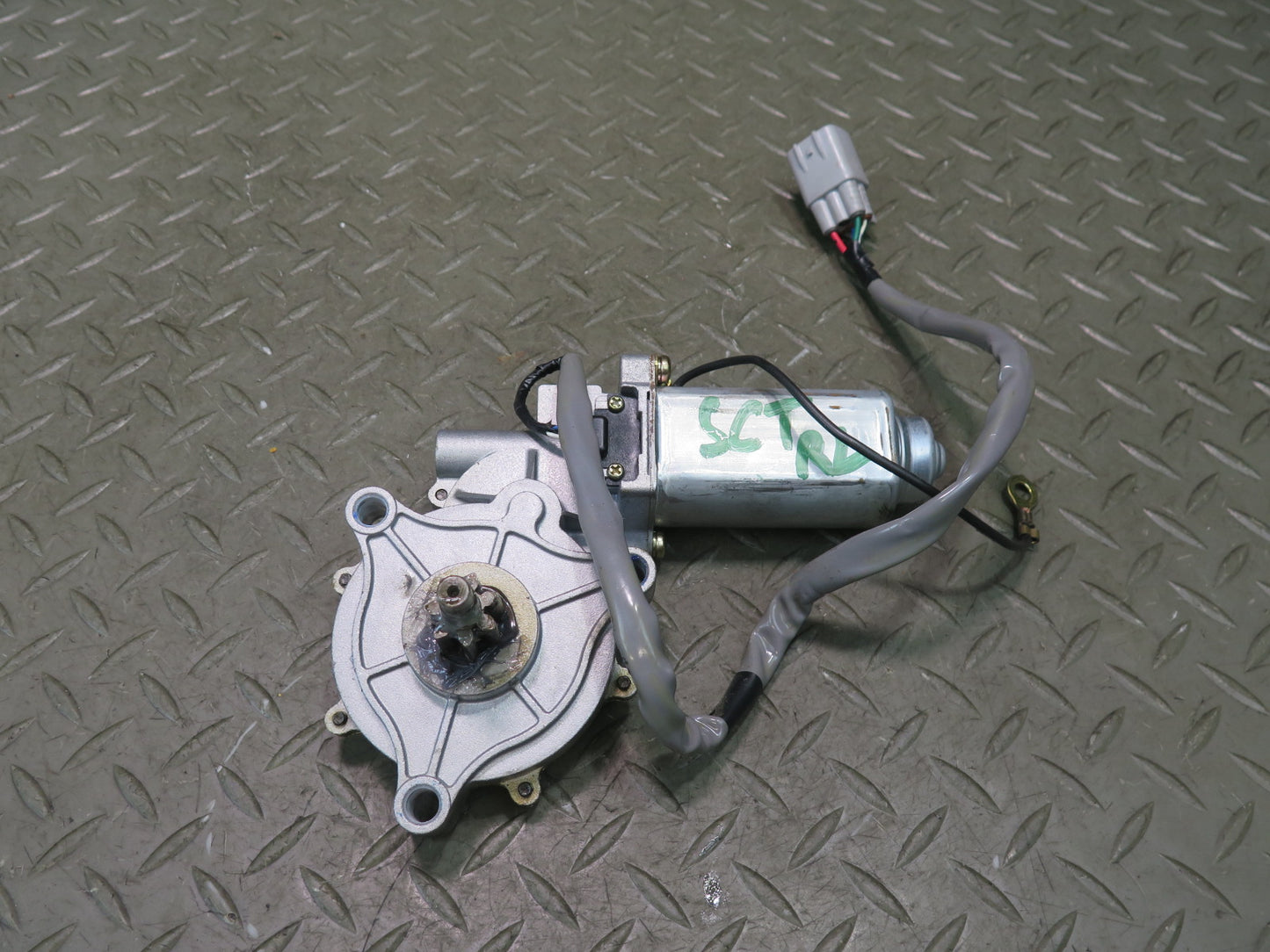 02-10 Lexus UZZ40L SC430 Convertible Rear Left TOP Roof Hinge Drive Motor OEM