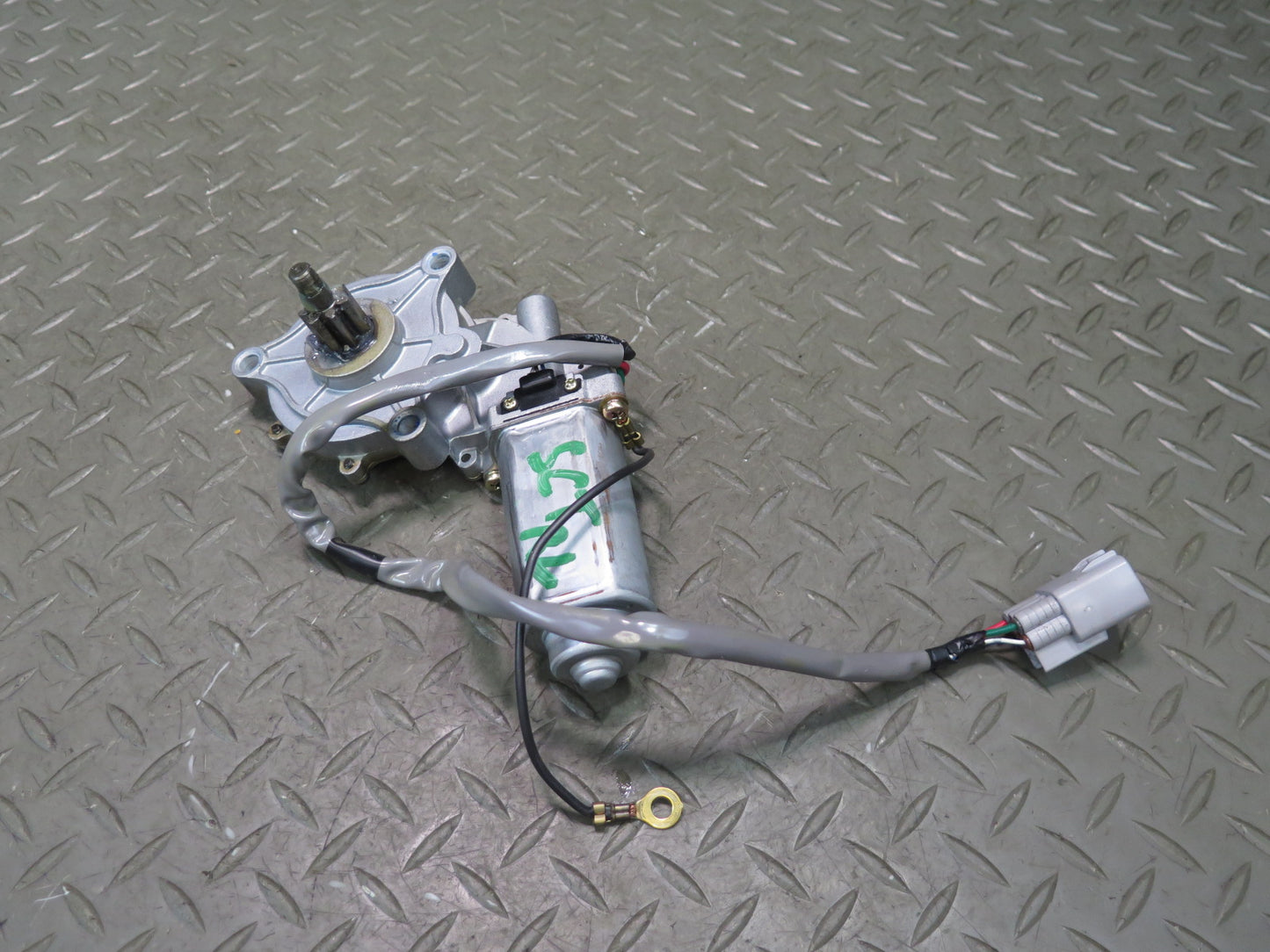 02-10 Lexus UZZ40L SC430 Convertible Rear Left TOP Roof Hinge Drive Motor OEM