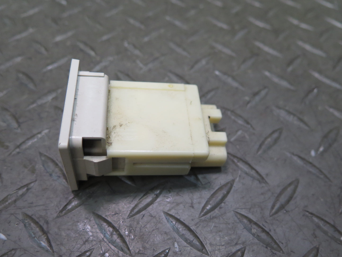 02-10 Lexus Z40 SC430 Trunk Lid Release Fuel Door Lock Unlock Button Switch OEM