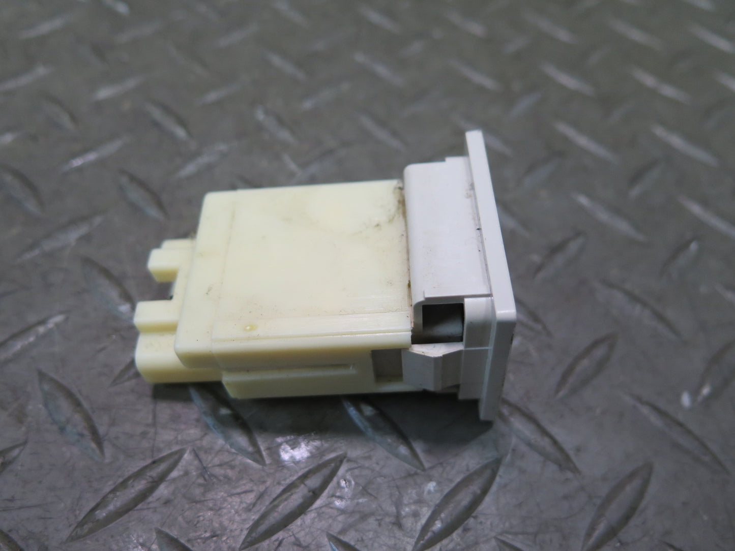 02-10 Lexus Z40 SC430 Trunk Lid Release Fuel Door Lock Unlock Button Switch OEM