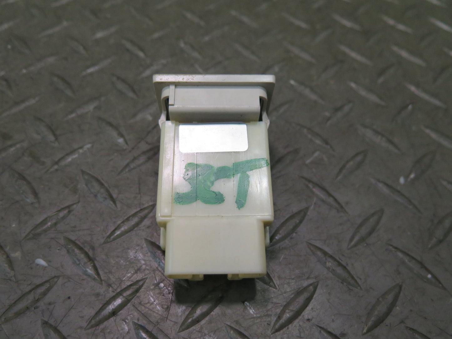 02-10 Lexus Z40 SC430 Trunk Lid Release Fuel Door Lock Unlock Button Switch OEM