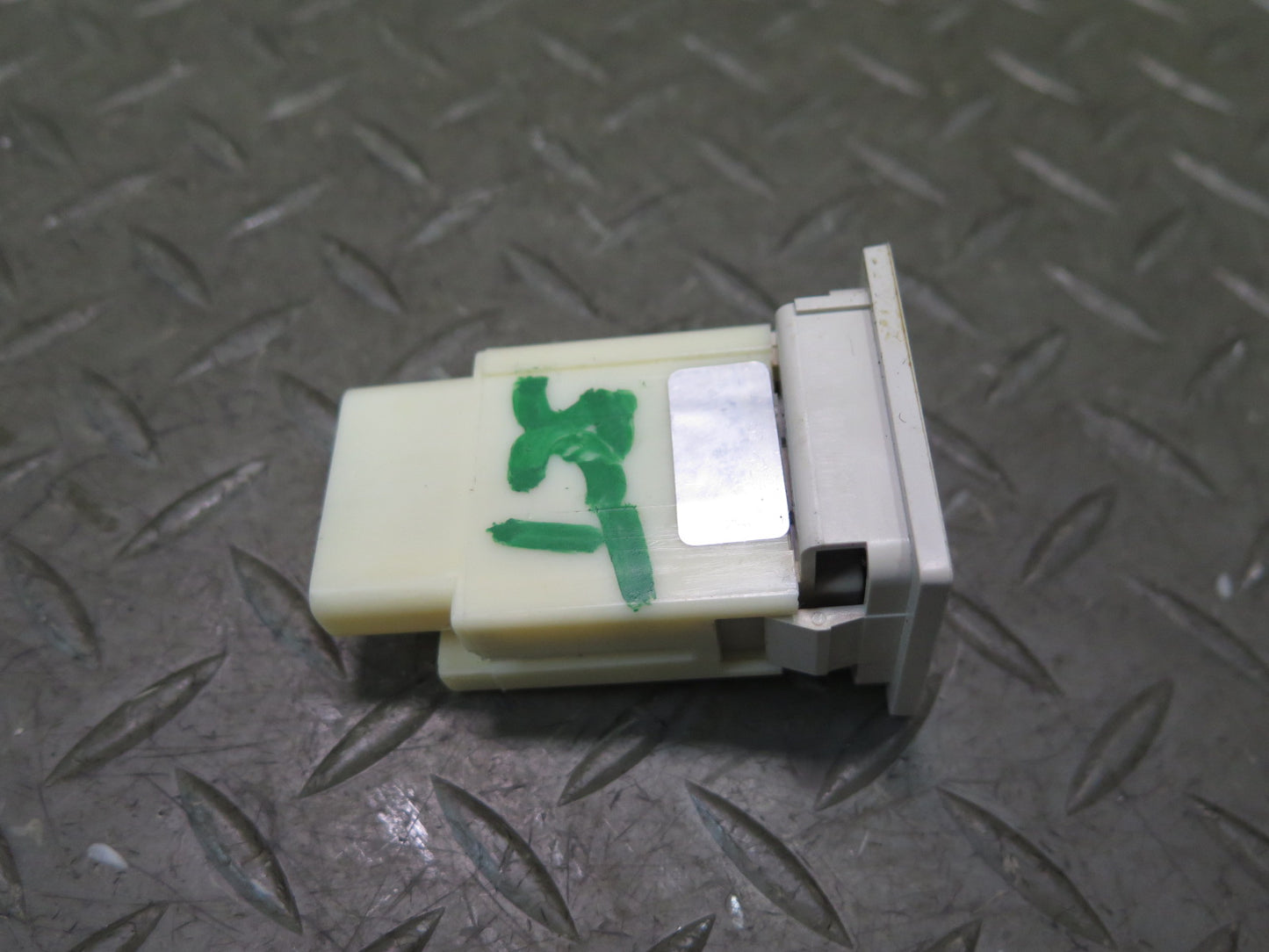 02-10 Lexus Z40 SC430 Trunk Lid Release Fuel Door Lock Unlock Button Switch OEM