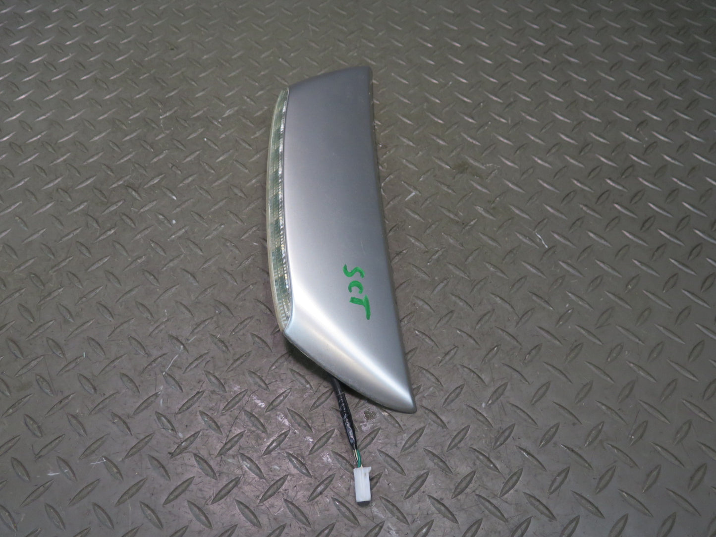 02-10 Lexus UZZ40L SC430 Rear Trunk Third 3RD Brake Light Lamp Silver OEM