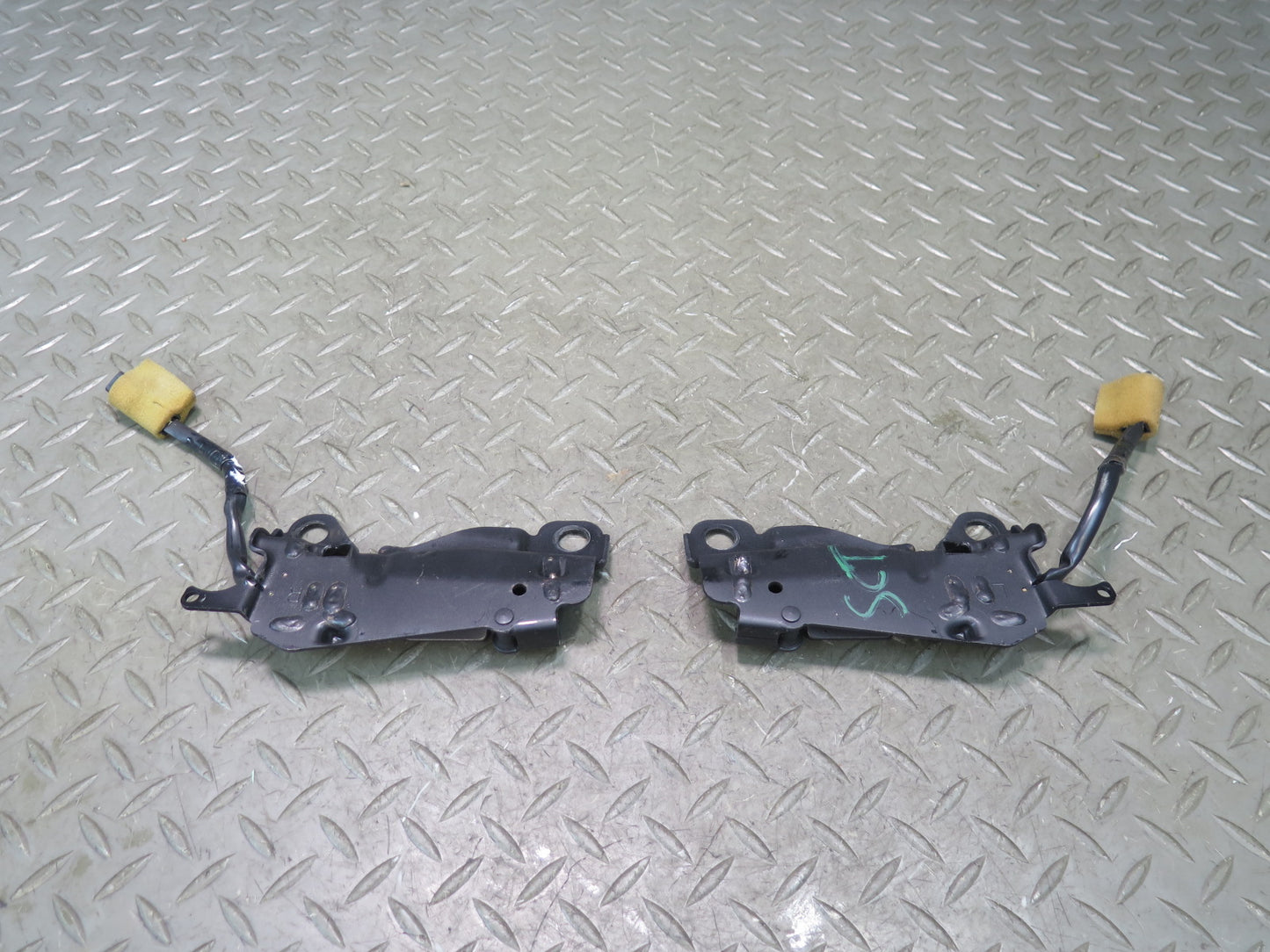 02-10 Lexus UZZ40L SC430 Front Left & Right Sliding Roof Latch Actuator Set OEM