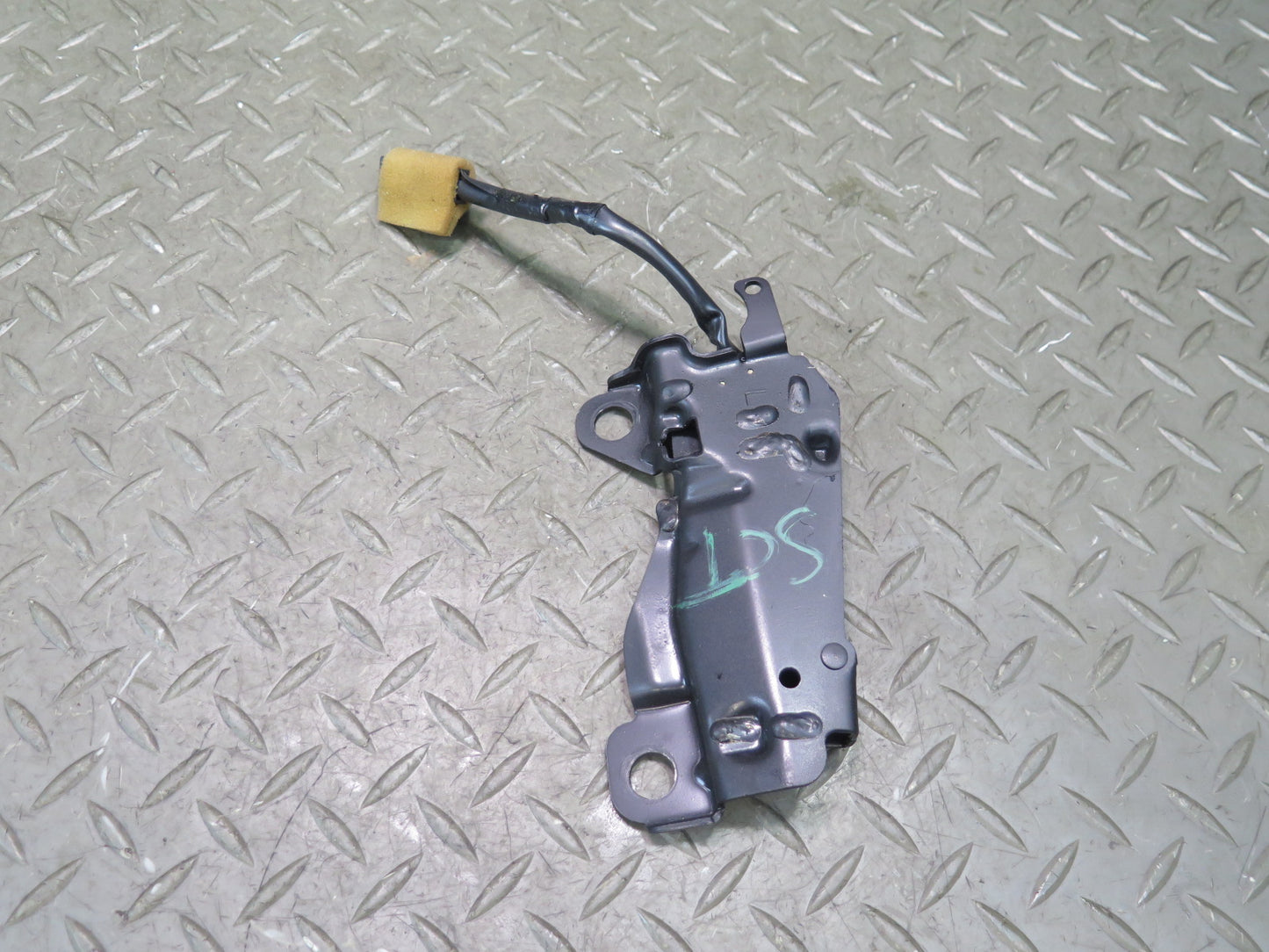 02-10 Lexus UZZ40L SC430 Front Left & Right Sliding Roof Latch Actuator Set OEM