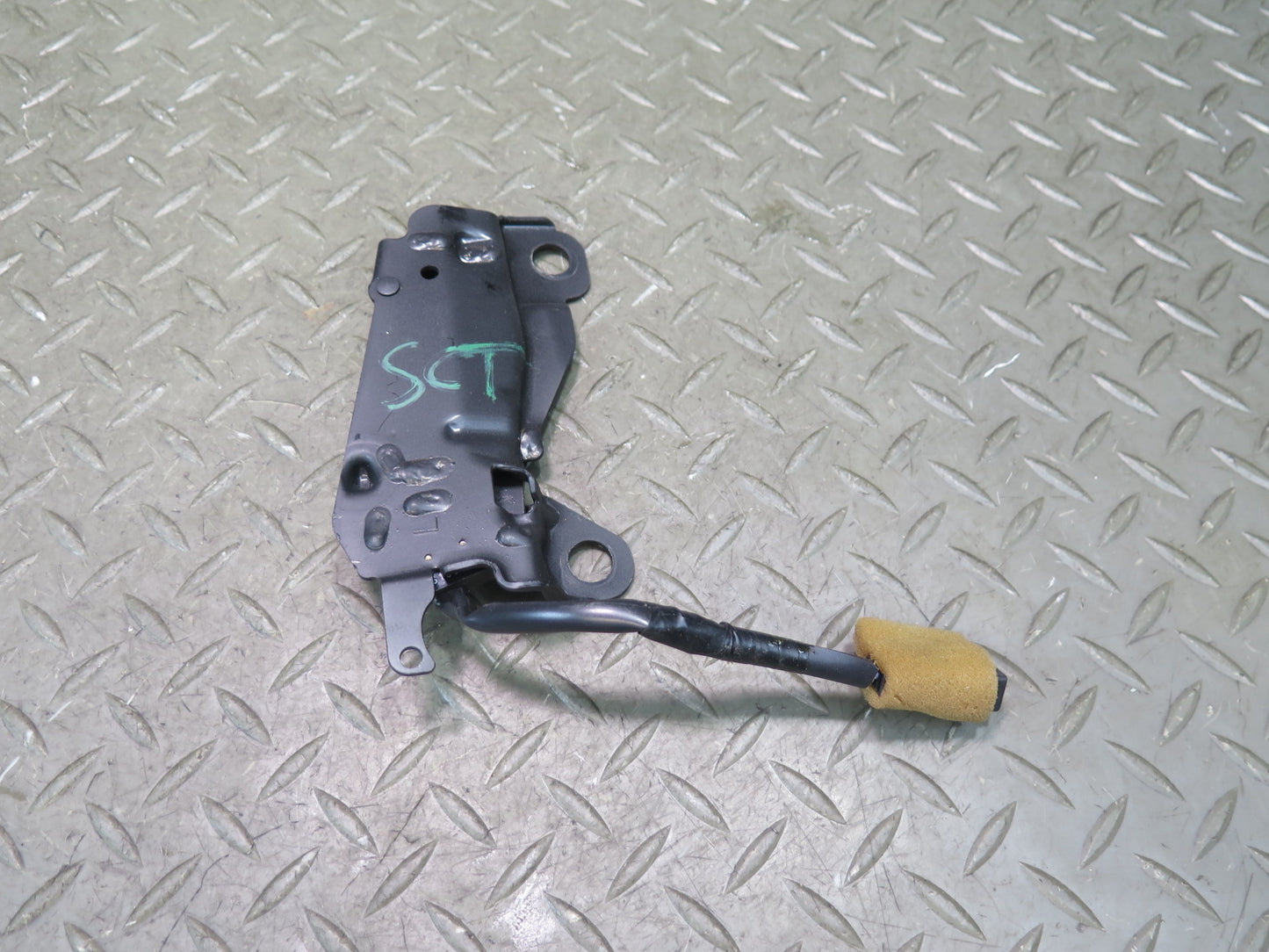 02-10 Lexus UZZ40L SC430 Front Left & Right Sliding Roof Latch Actuator Set OEM