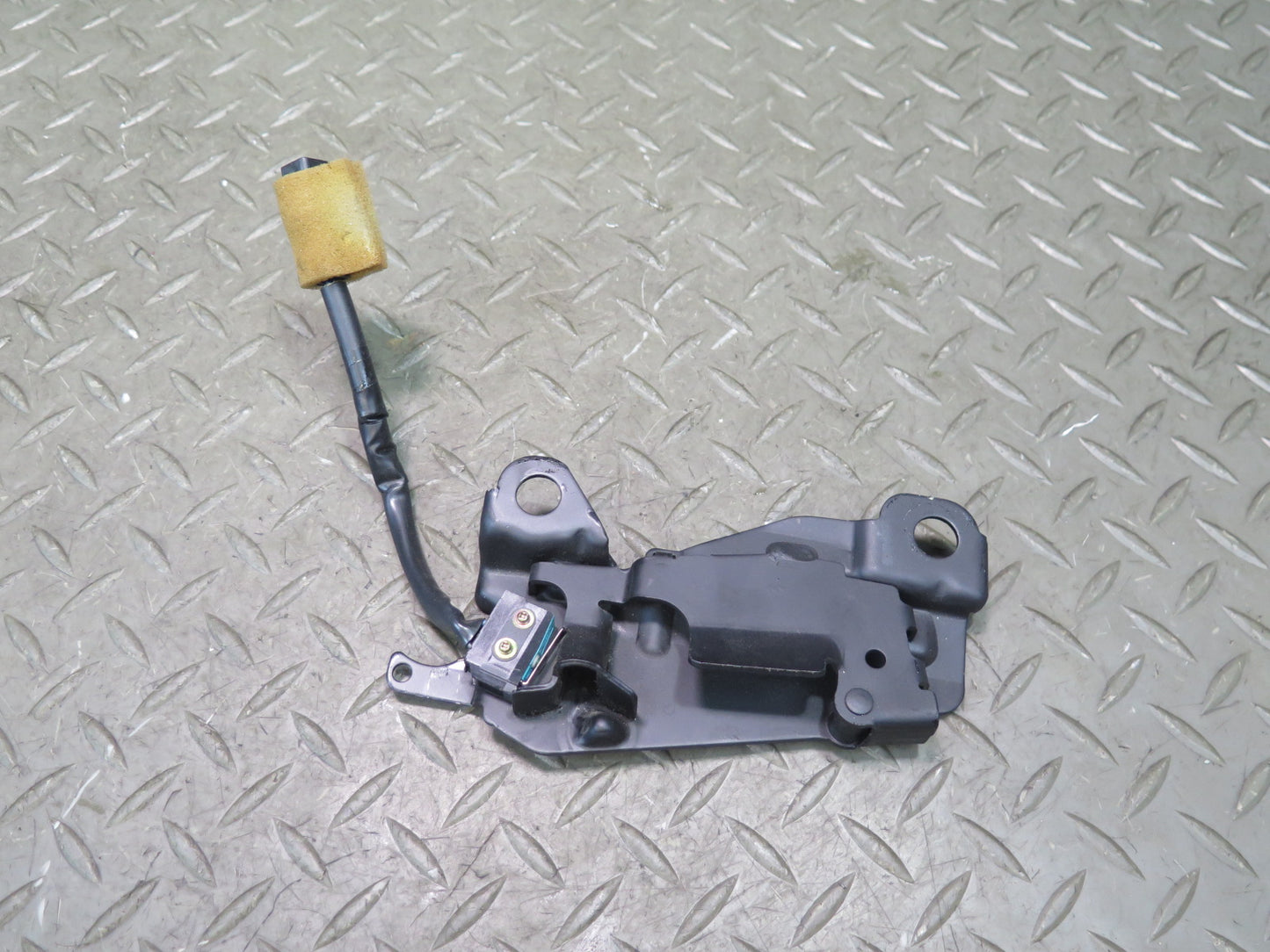 02-10 Lexus UZZ40L SC430 Front Left & Right Sliding Roof Latch Actuator Set OEM