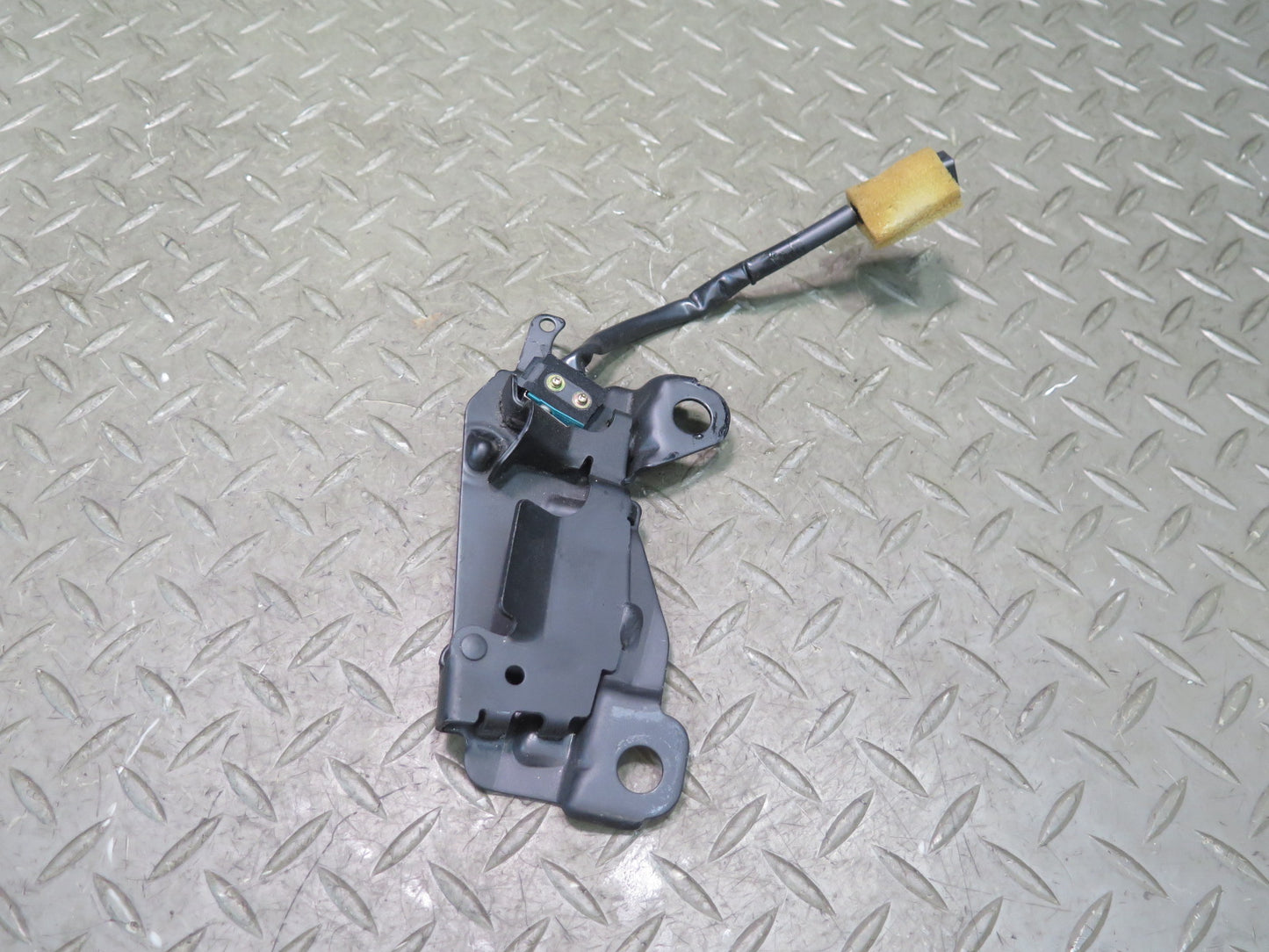 02-10 Lexus UZZ40L SC430 Front Left & Right Sliding Roof Latch Actuator Set OEM