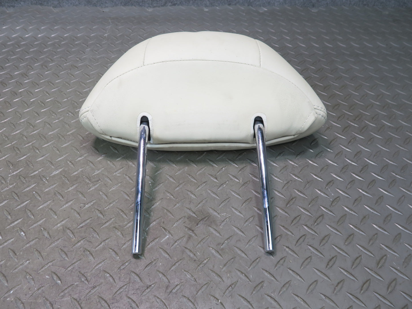 02-05 Lexus UZZ40L SC430 Set of 2 Front Left & Right Seat Headrest Ecru OEM