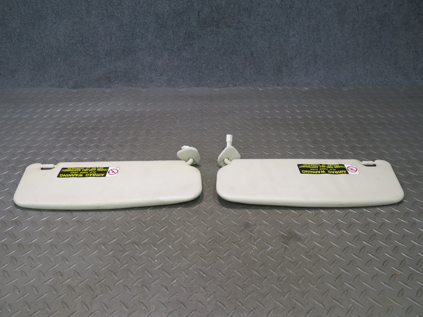 02-05 Lexus SC430 UZZ40L Set of 2 Front Left & Right Sun Visor Beige OEM