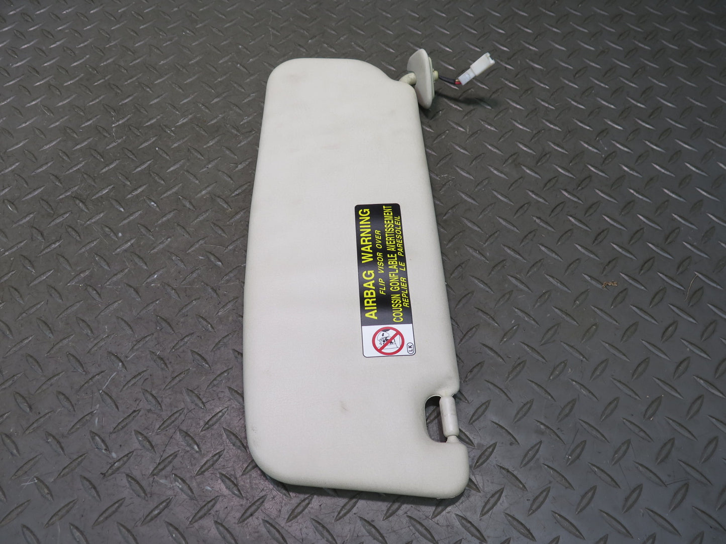02-05 Lexus SC430 UZZ40L Set of 2 Front Left & Right Sun Visor Beige OEM