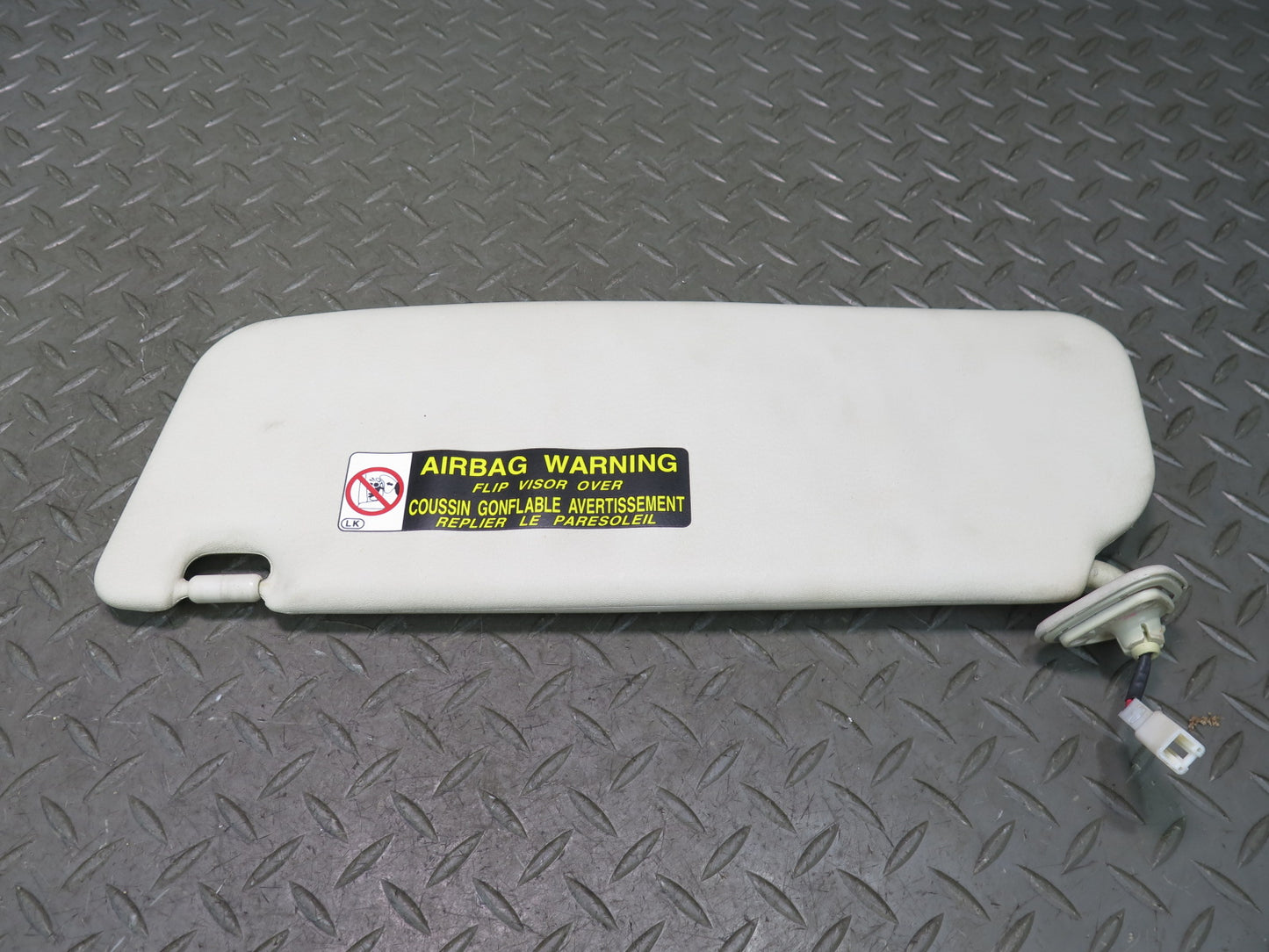 02-05 Lexus SC430 UZZ40L Set of 2 Front Left & Right Sun Visor Beige OEM