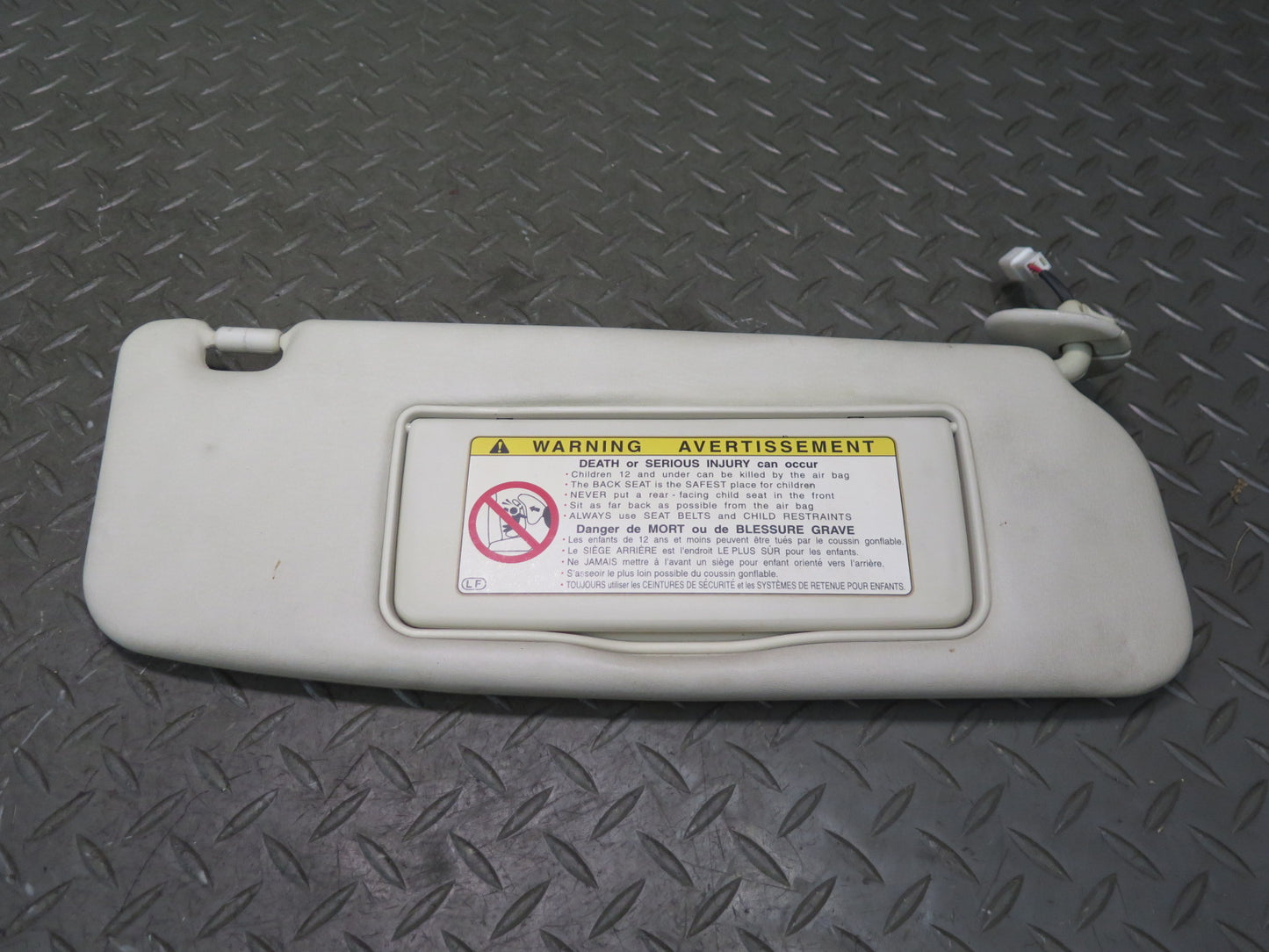 02-05 Lexus SC430 UZZ40L Set of 2 Front Left & Right Sun Visor Beige OEM