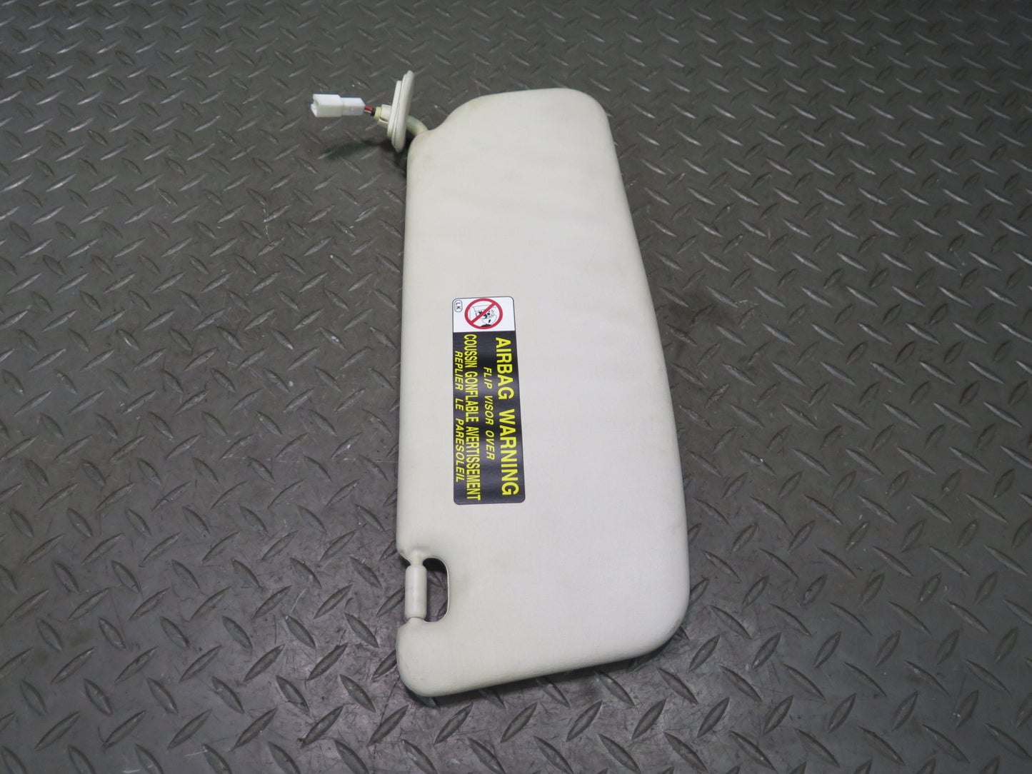 02-05 Lexus SC430 UZZ40L Set of 2 Front Left & Right Sun Visor Beige OEM