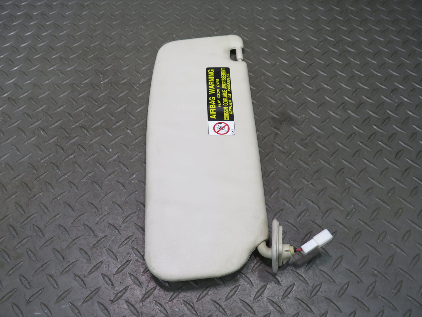 02-05 Lexus SC430 UZZ40L Set of 2 Front Left & Right Sun Visor Beige OEM