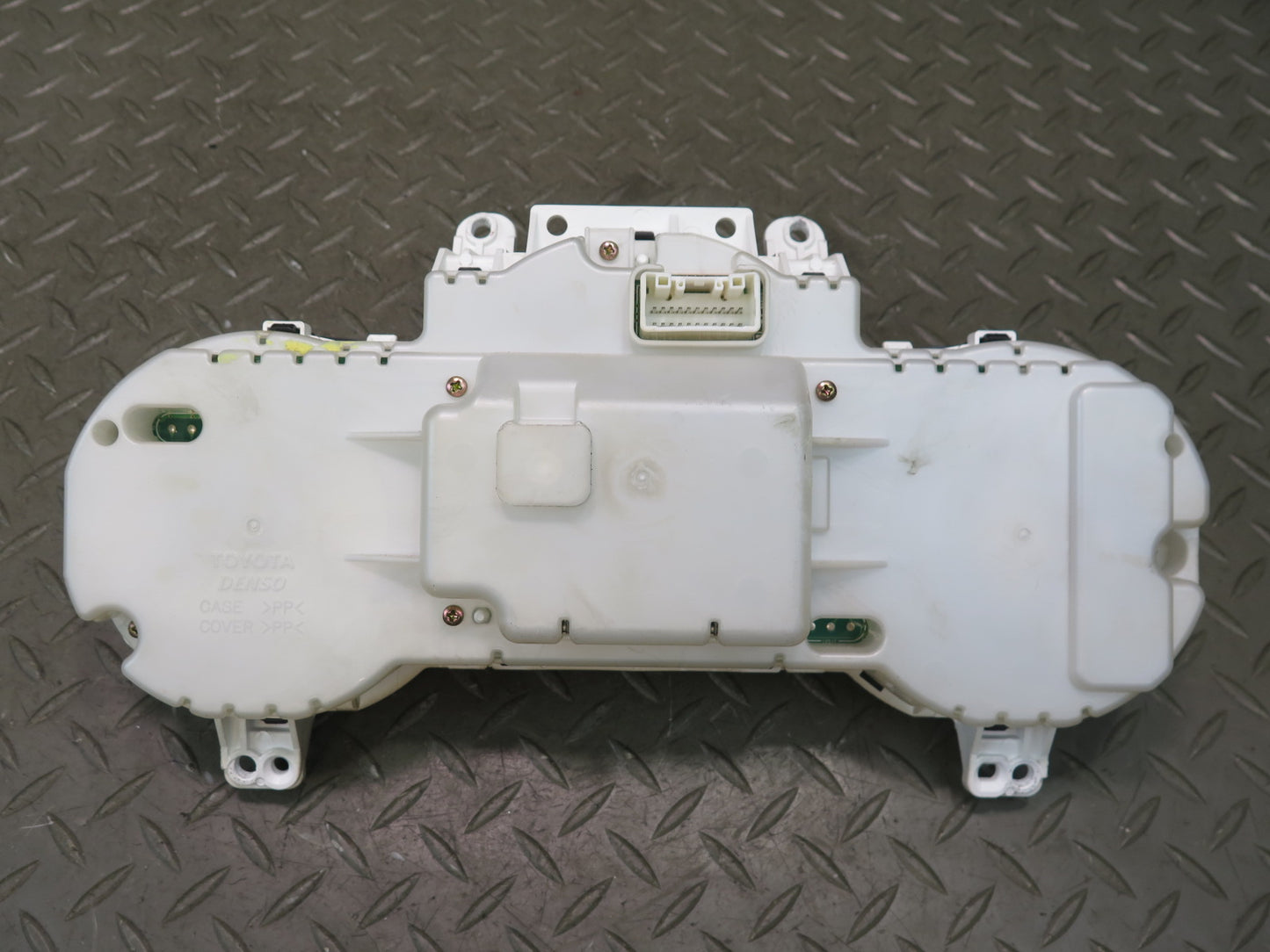 02-05 Lexus UZZ40L SC430 Instrument Cluster Gauge Speedometer 122K Miles OEM