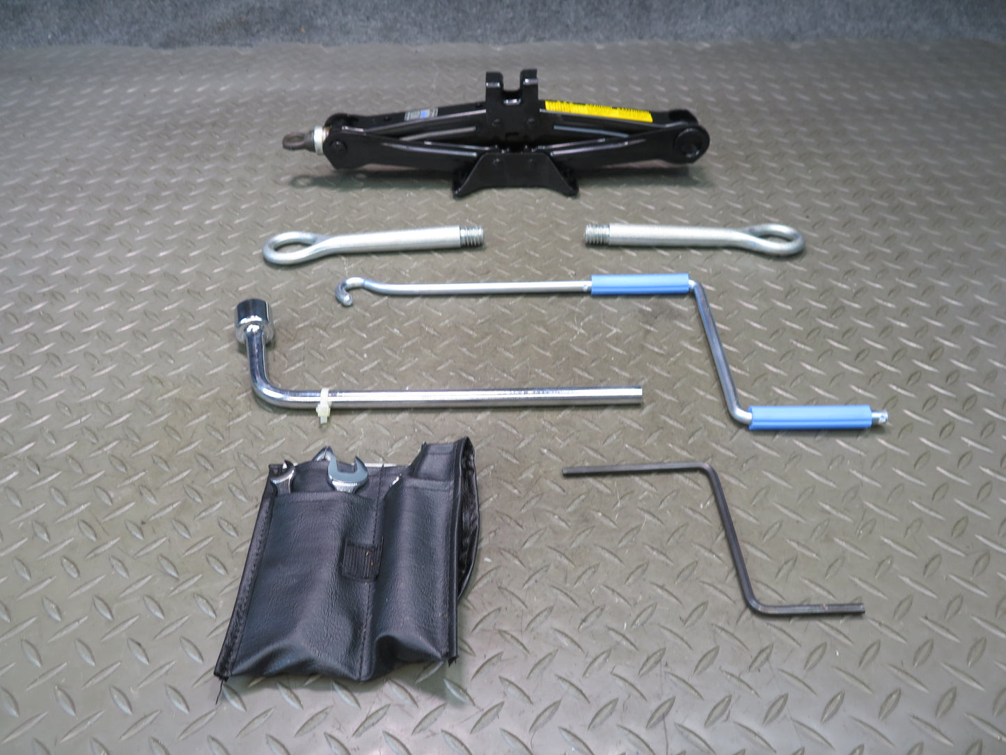02-10 Lexus UZZ40L SC430 Emergency Spare Tire Lift Jack Wrench Tool KIT Set OEM