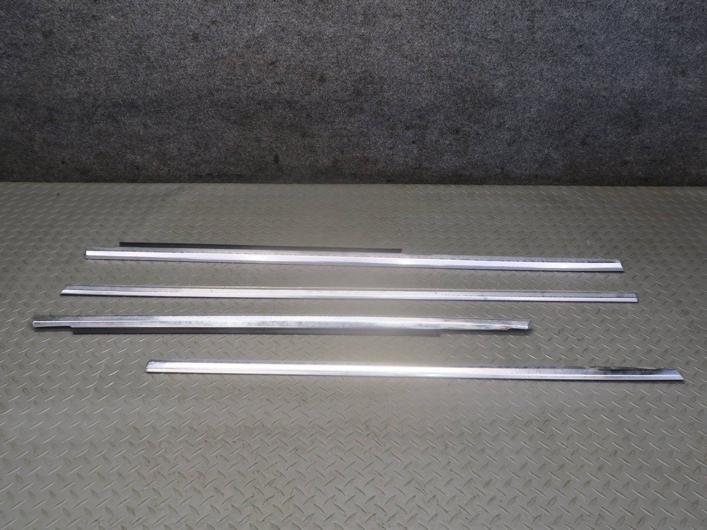 86-91 Mercedes W126 Sedan Set of 4 Front & Rear Door Chrome Trim Molding OEM
