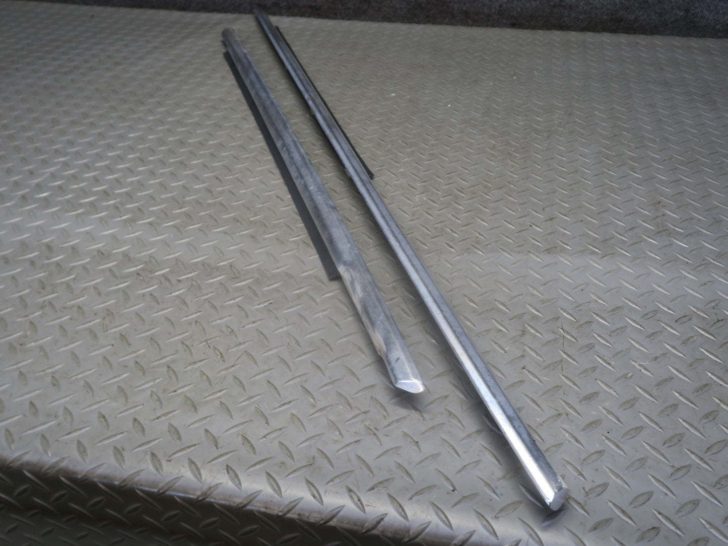 86-91 Mercedes W126 Sedan Set of 4 Front & Rear Door Chrome Trim Molding OEM