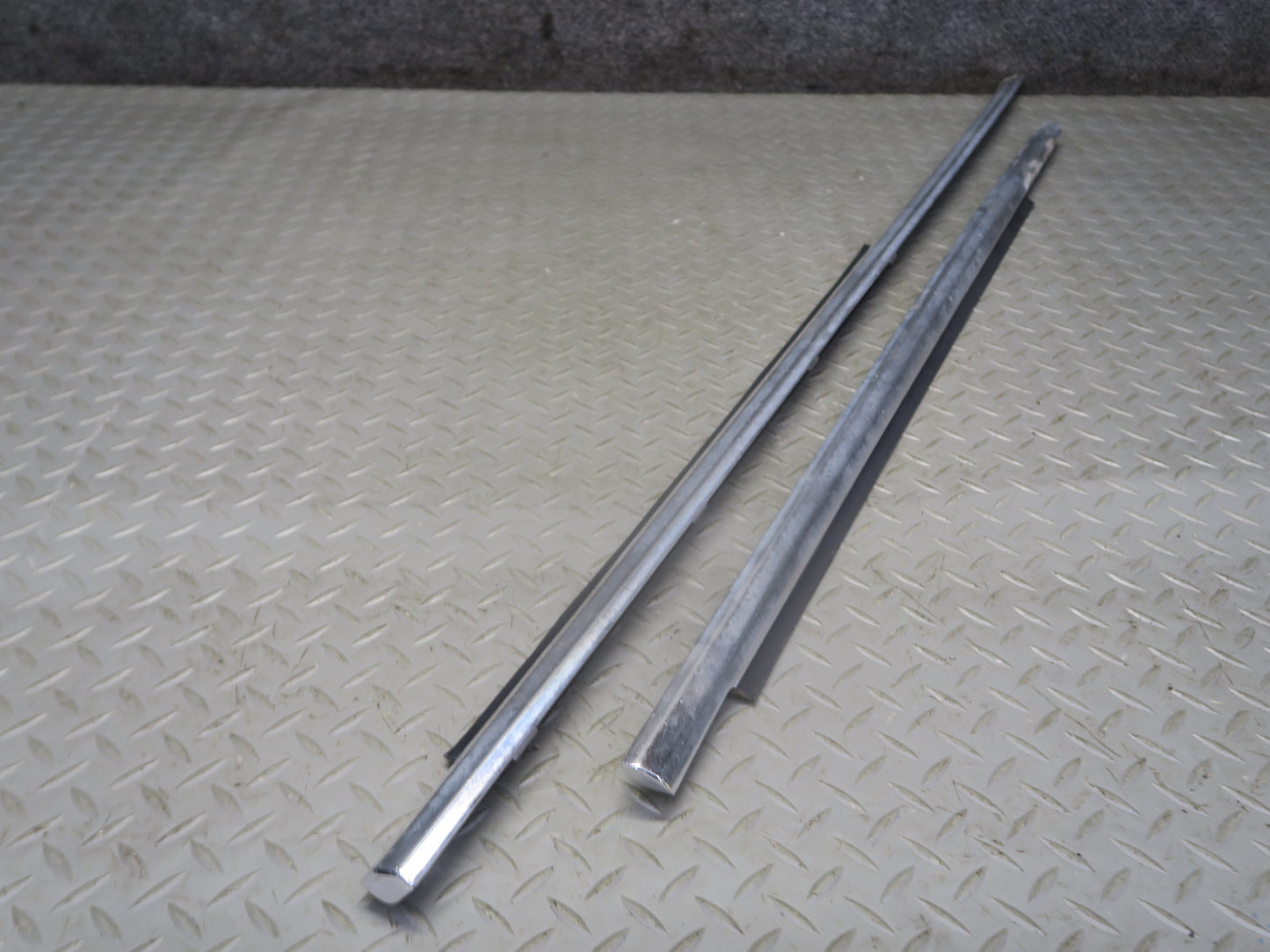 86-91 Mercedes W126 Sedan Set of 4 Front & Rear Door Chrome Trim Molding OEM