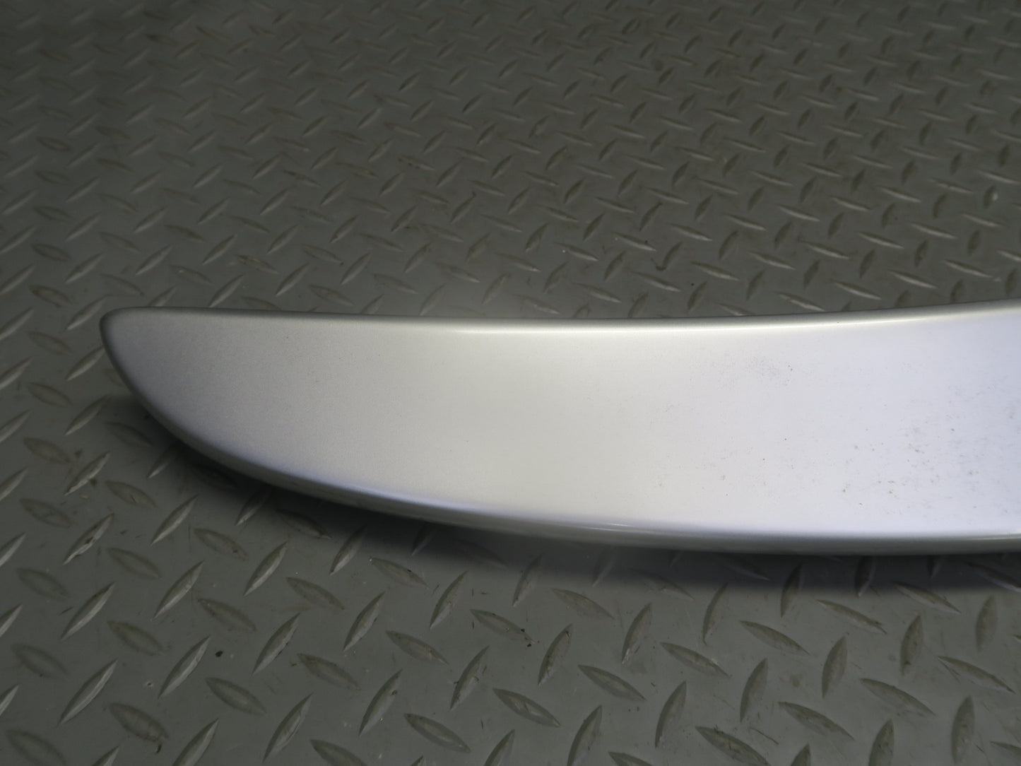 02-10 Lexus UZZ40L SC430 Rear Trunk Lid Spoiler Wing Silver 76085-24070 OEM