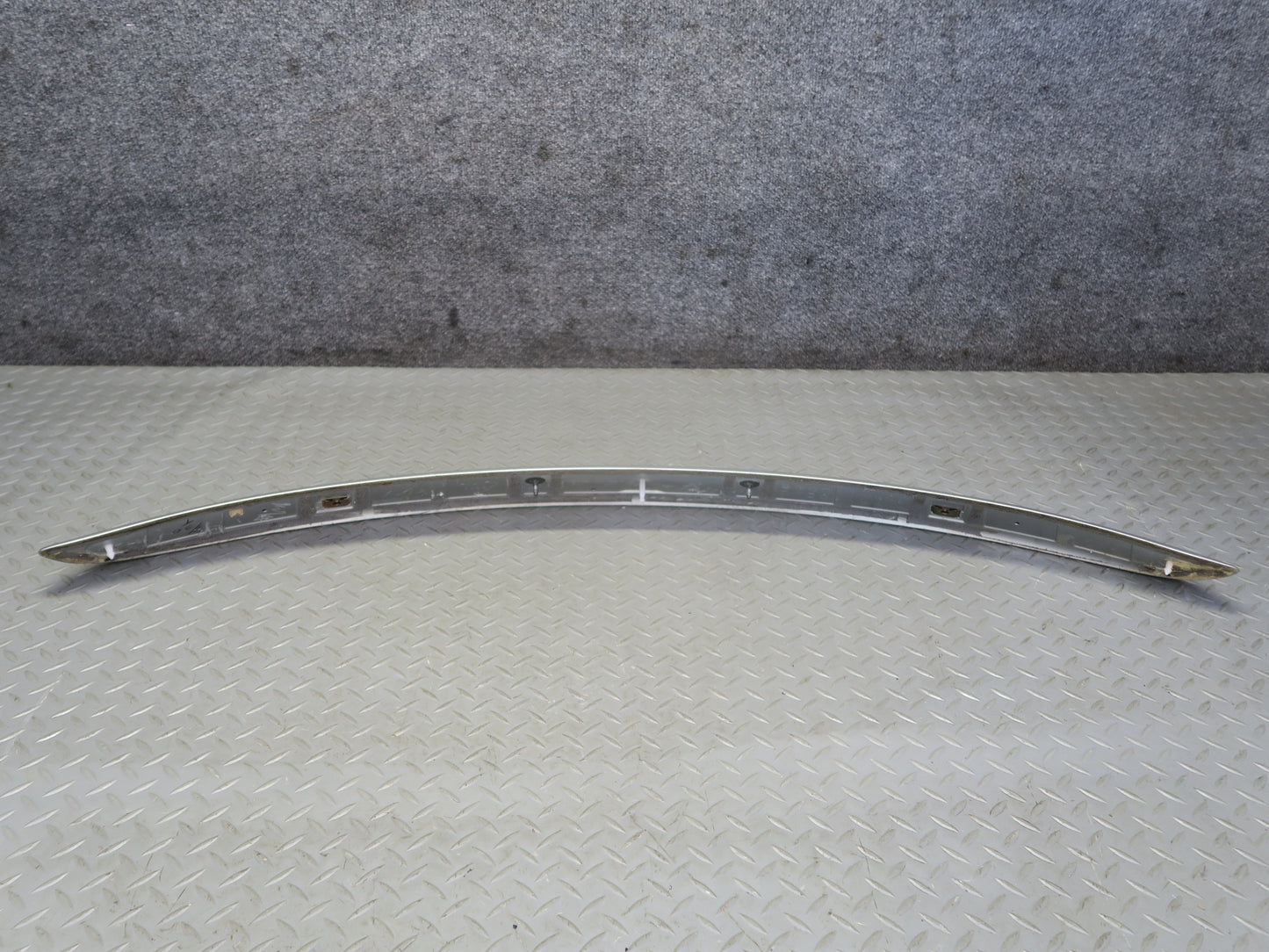 02-10 Lexus UZZ40L SC430 Rear Trunk Lid Spoiler Wing Silver 76085-24070 OEM