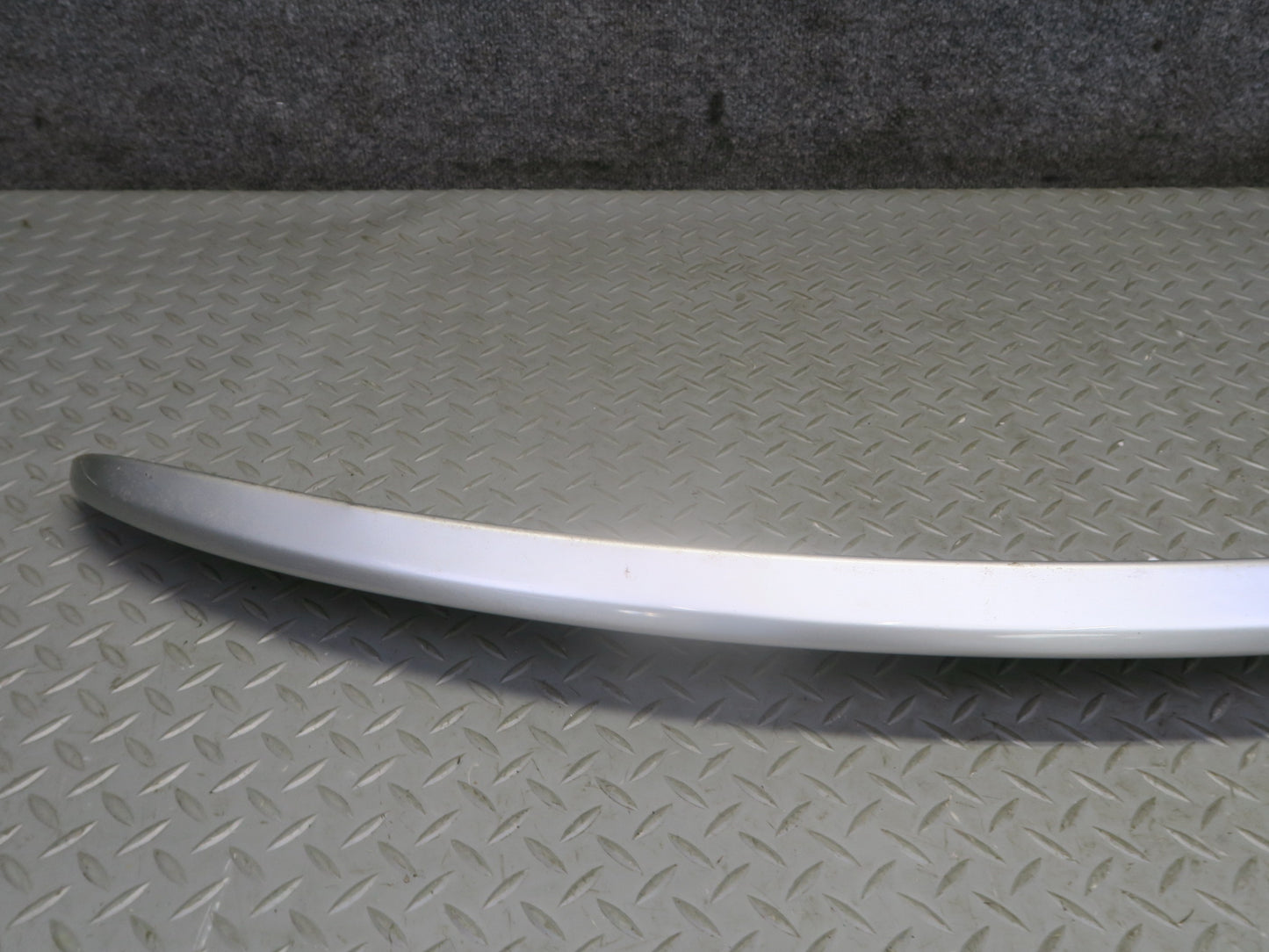 02-10 Lexus UZZ40L SC430 Rear Trunk Lid Spoiler Wing Silver 76085-24070 OEM