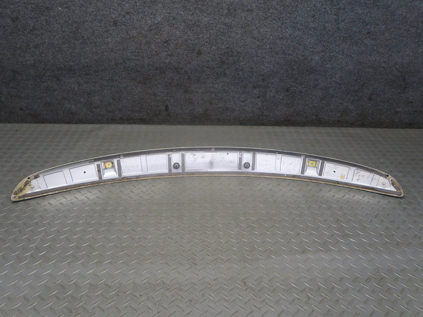 02-10 Lexus UZZ40L SC430 Rear Trunk Lid Spoiler Wing Silver 76085-24070 OEM