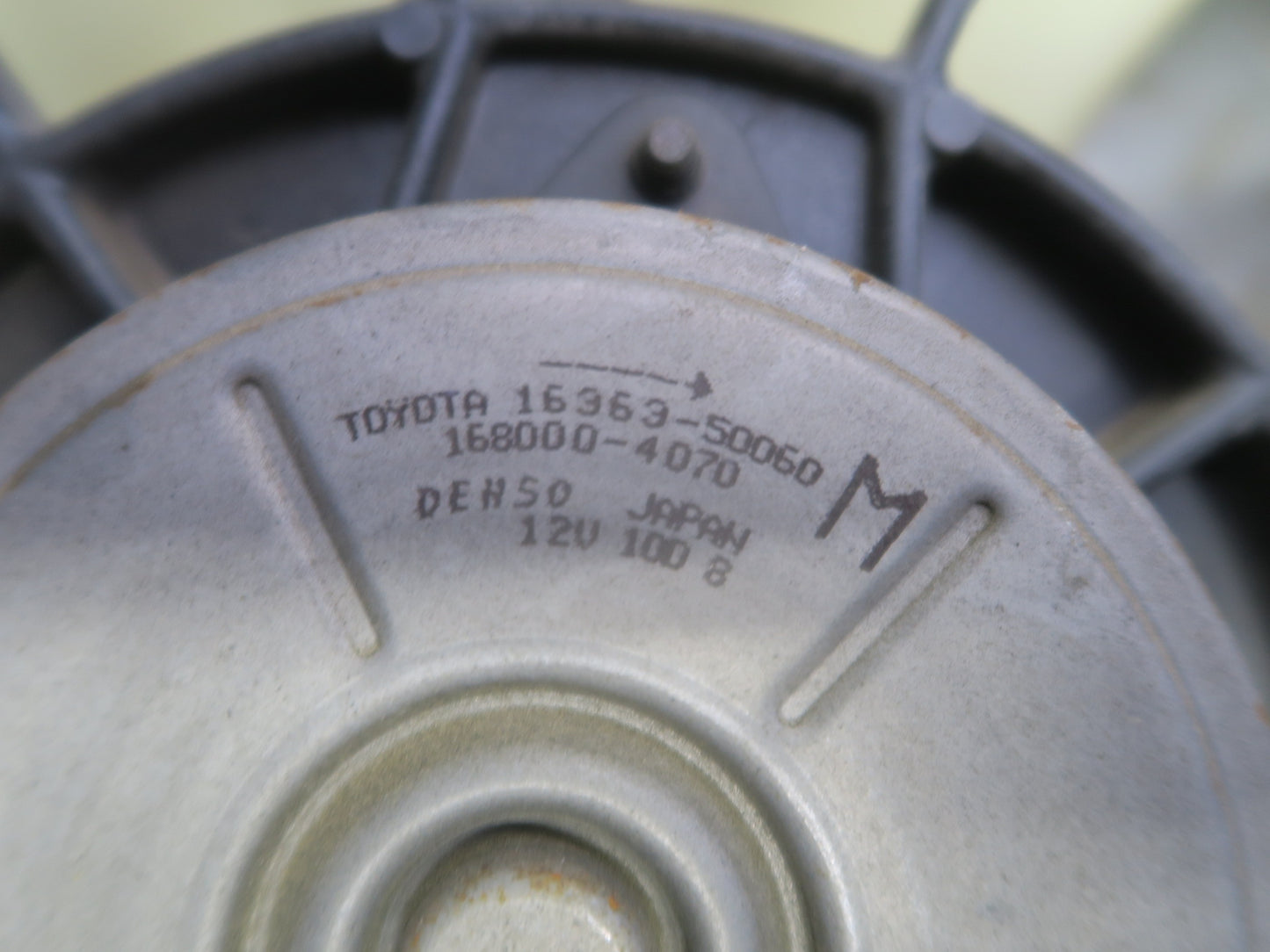 02-10 Lexus UZZ40L SC430 Engine Cooling Fan Motor Shroud w Control Module OEM