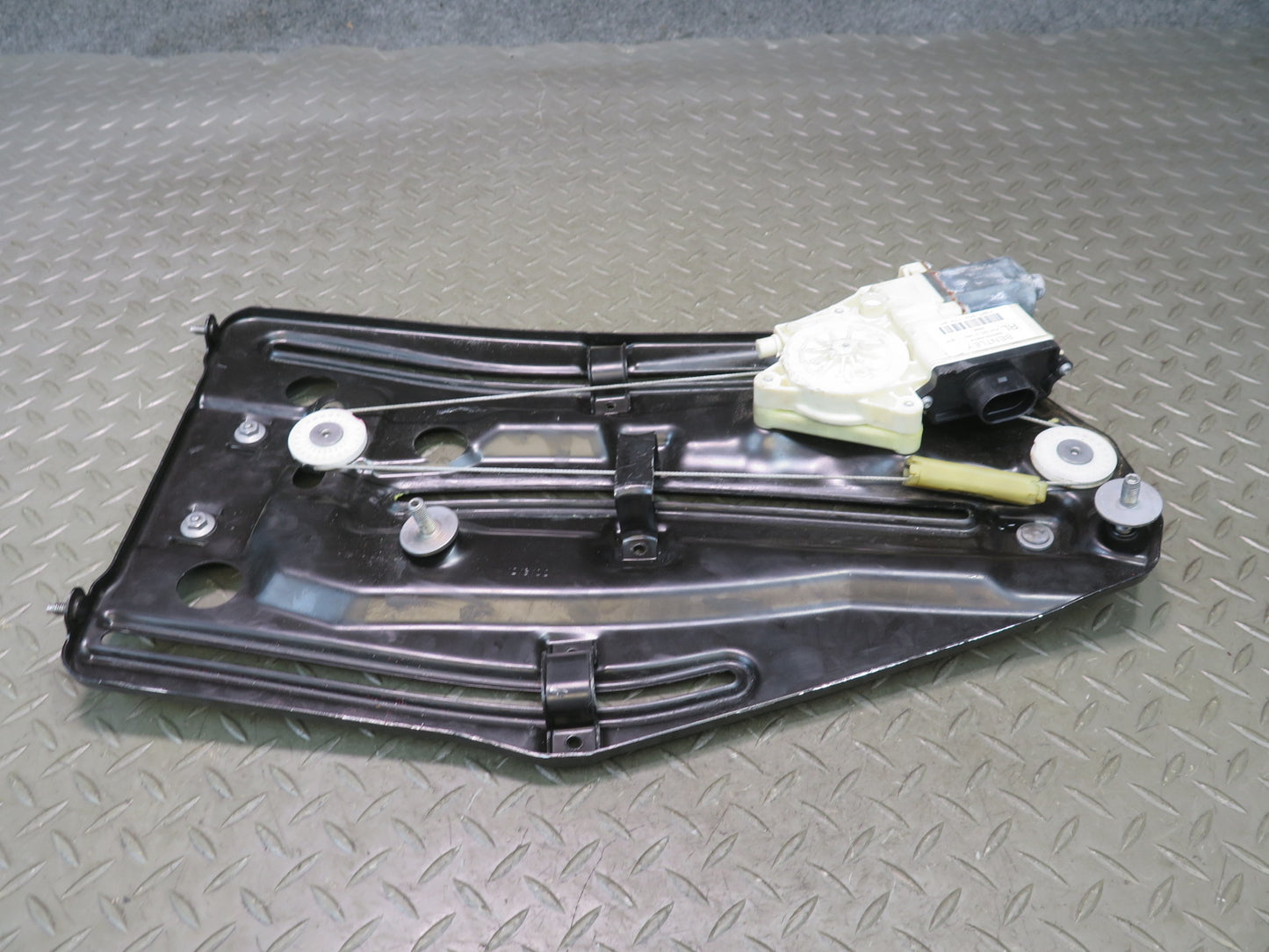 07-10 Bentley Continental GTC Rear Left Quarter Window Regulator w Motor