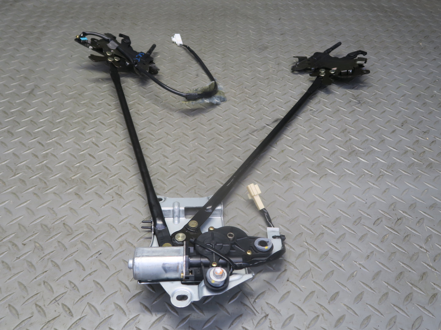 02-10 Lexus Z40 SC430 Convertible TOP Roof Lock Latch Actuators w Motor Assy OEM