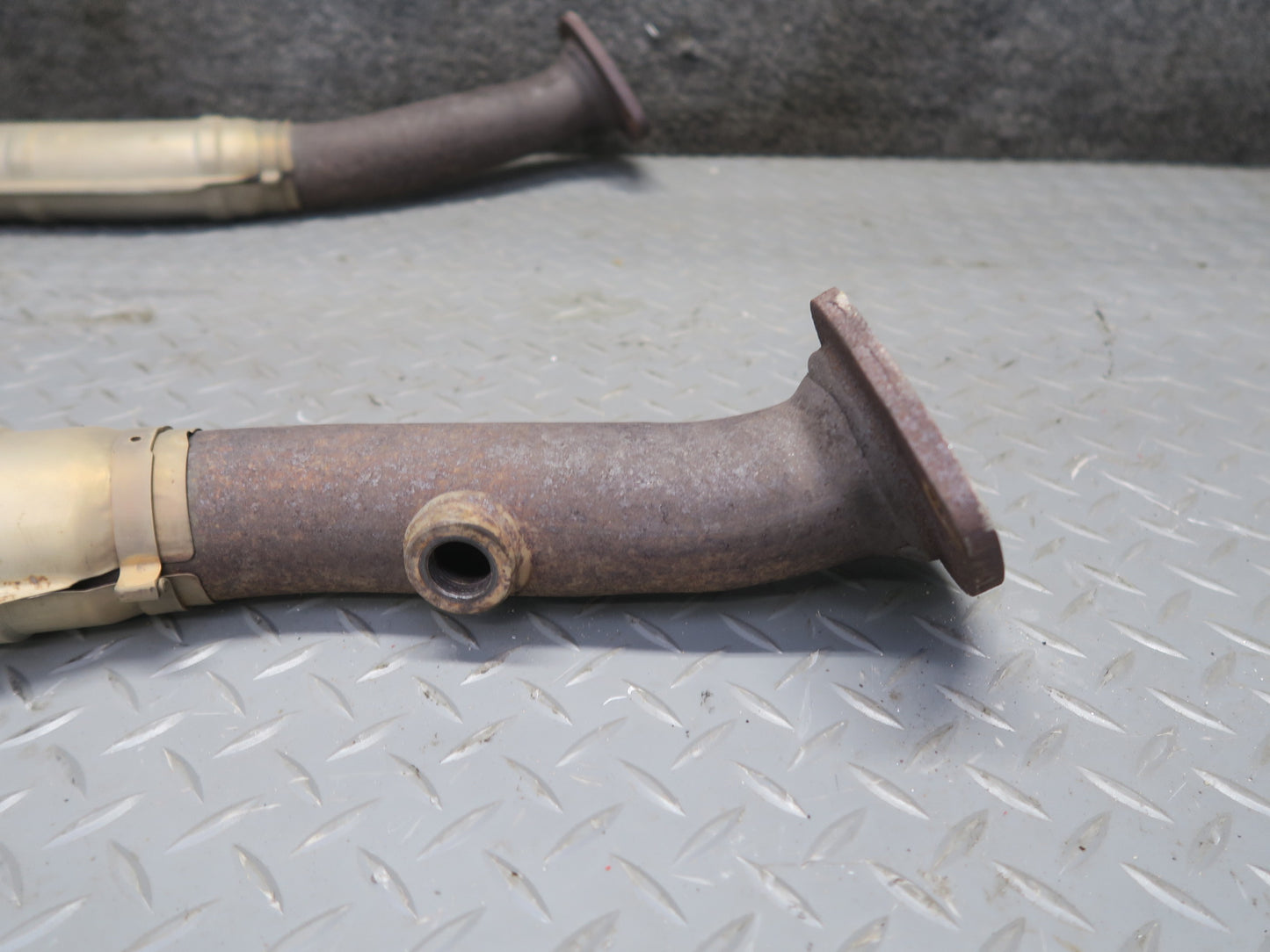 02-10 Lexus UZZ40L SC430 Front Exhaust Y Pipe Line OEM