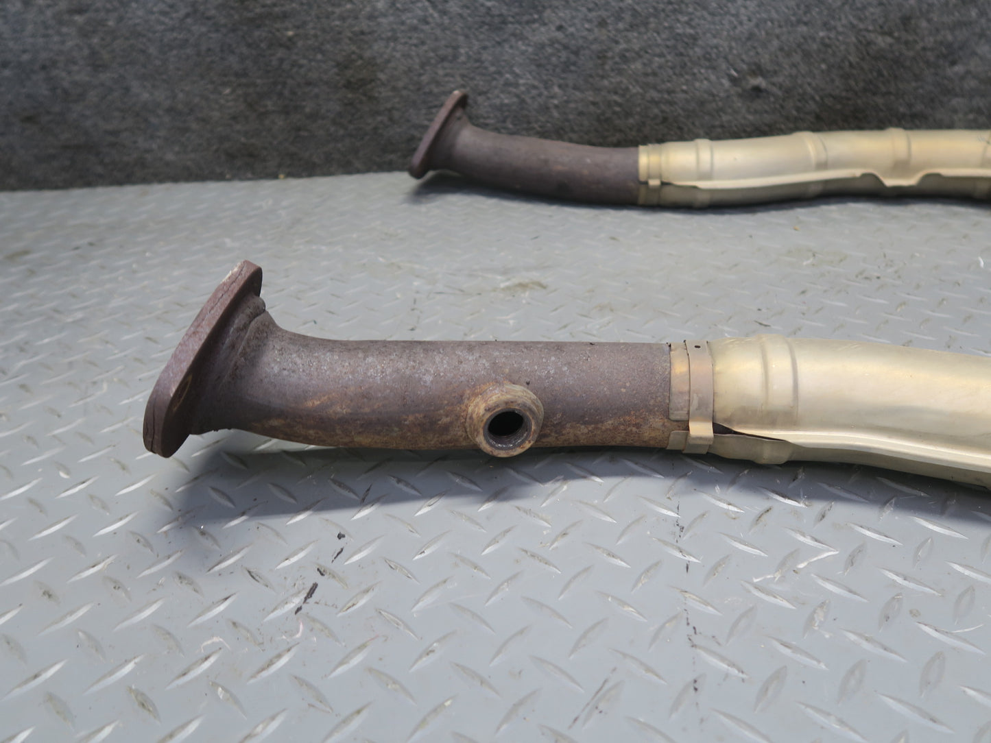 02-10 Lexus UZZ40L SC430 Front Exhaust Y Pipe Line OEM