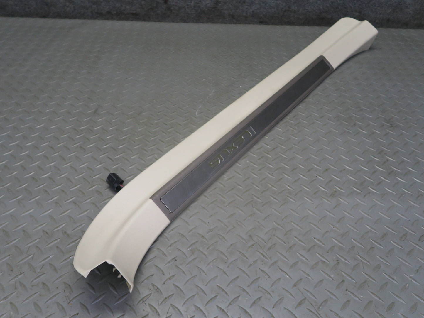 02-05 Lexus Z40 SC430 Set of 2 Left & Right Door Step Scuff Sill Plate Trim OEM