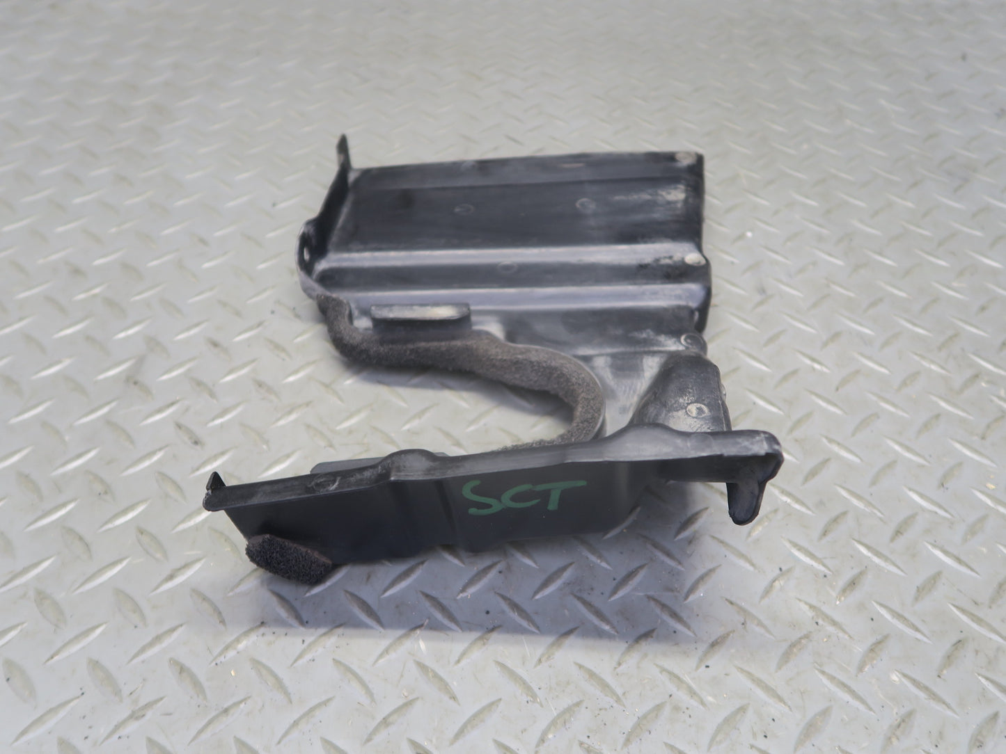 02-10 Lexus UZZ40L SC430 Front Left & Right Side Engine Cover Set OEM
