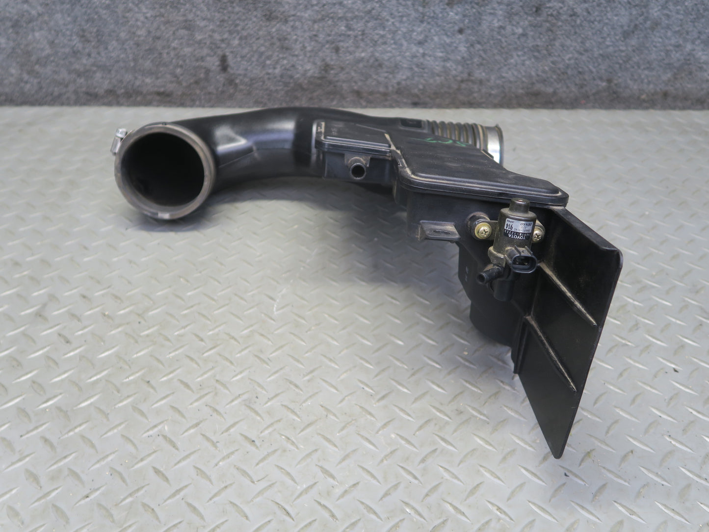 02-05 Lexus SC430 UZZ40L Air Cleaner Intake Hose Line Resonator 17875-50270 OEM