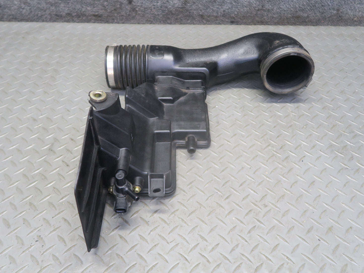 02-05 Lexus SC430 UZZ40L Air Cleaner Intake Hose Line Resonator 17875-50270 OEM