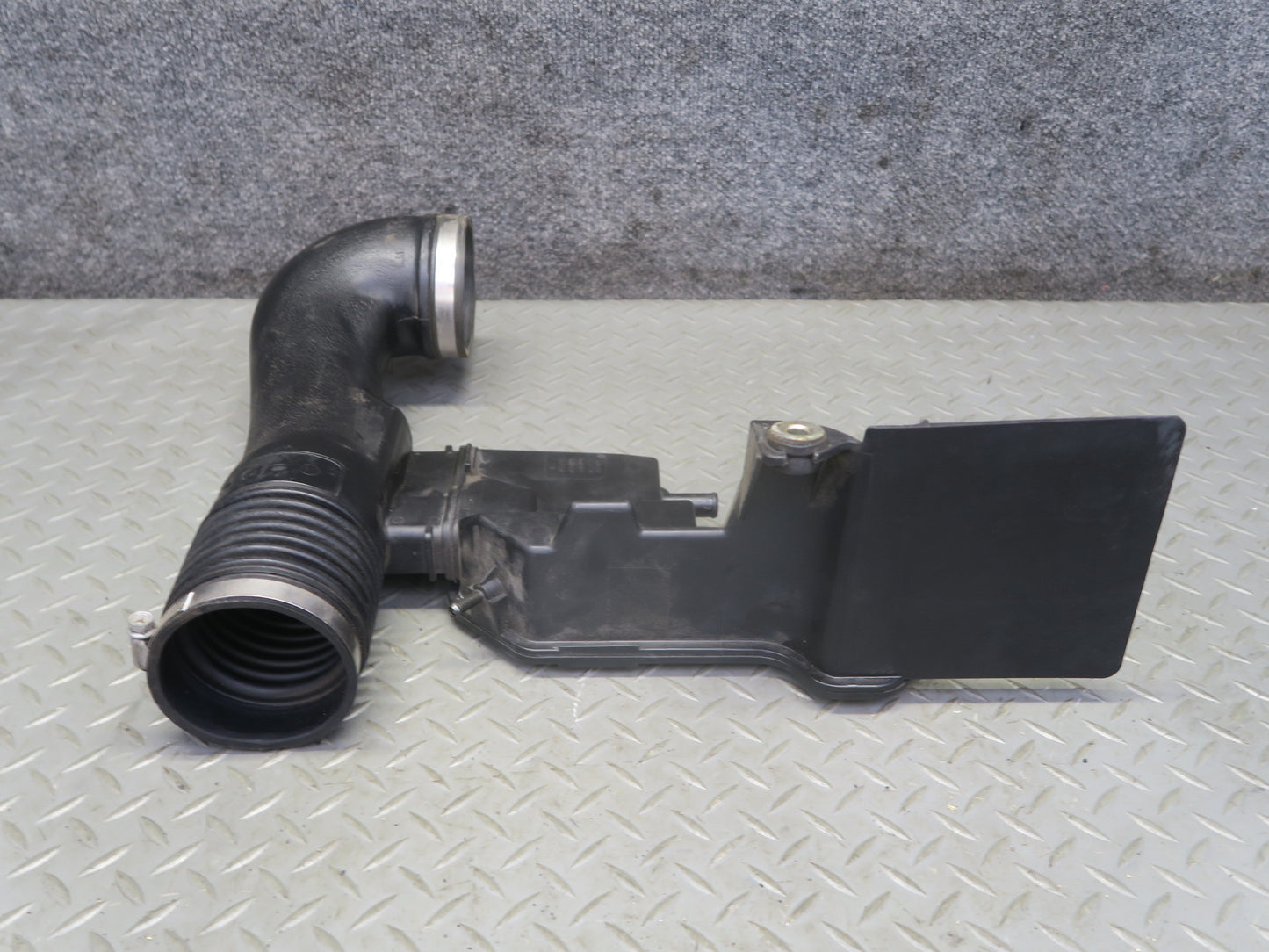02-05 Lexus SC430 UZZ40L Air Cleaner Intake Hose Line Resonator 17875-50270 OEM