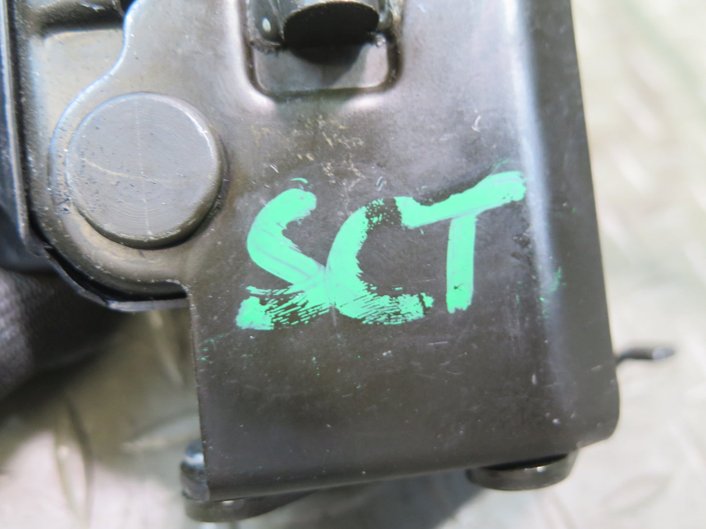 02-10 Lexus UZZ40L SC430 Rear Trunk Lid Lock Latch Actuator OEM