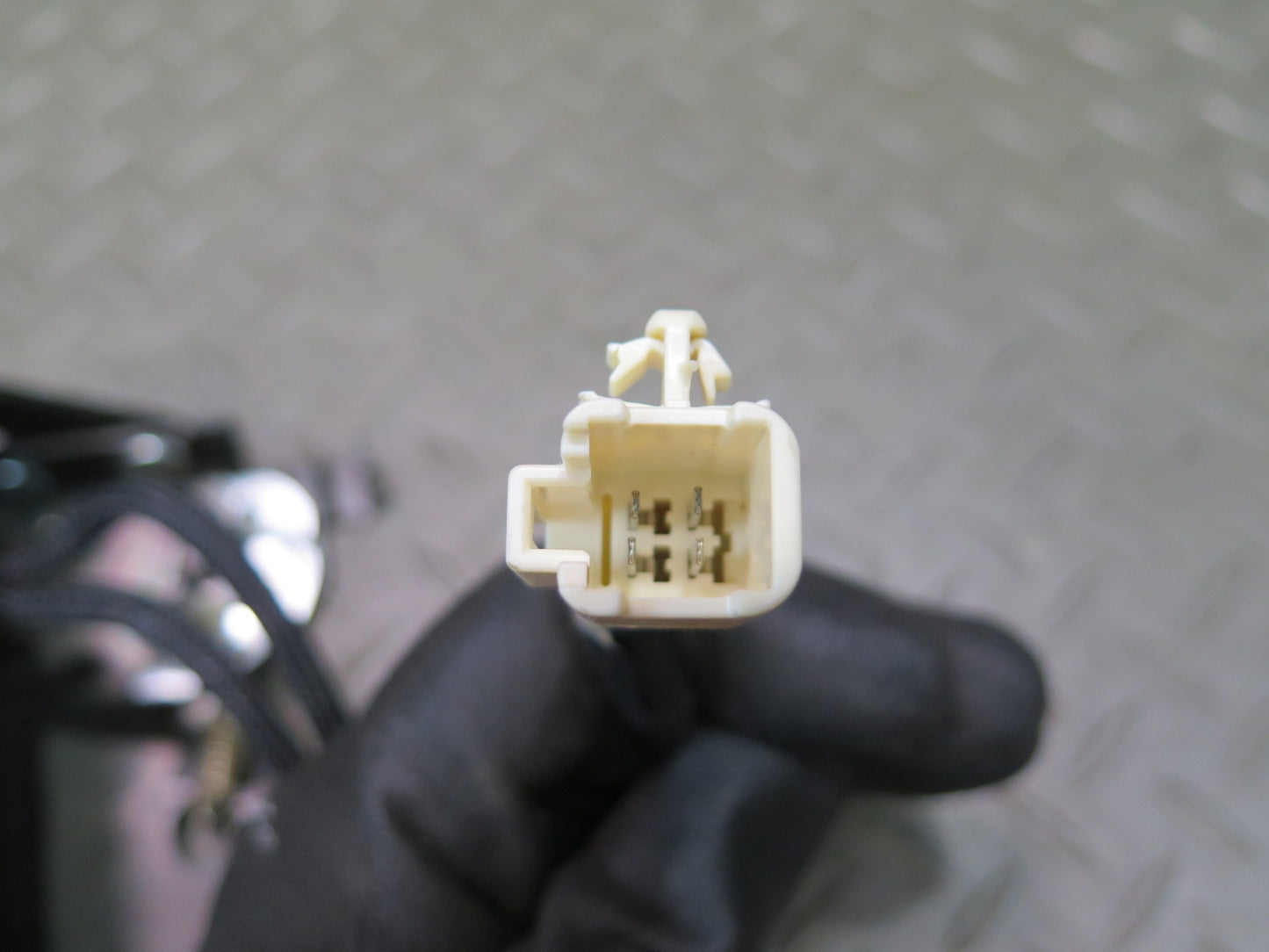 02-10 Lexus UZZ40L SC430 Rear Trunk Lid Lock Latch Actuator OEM