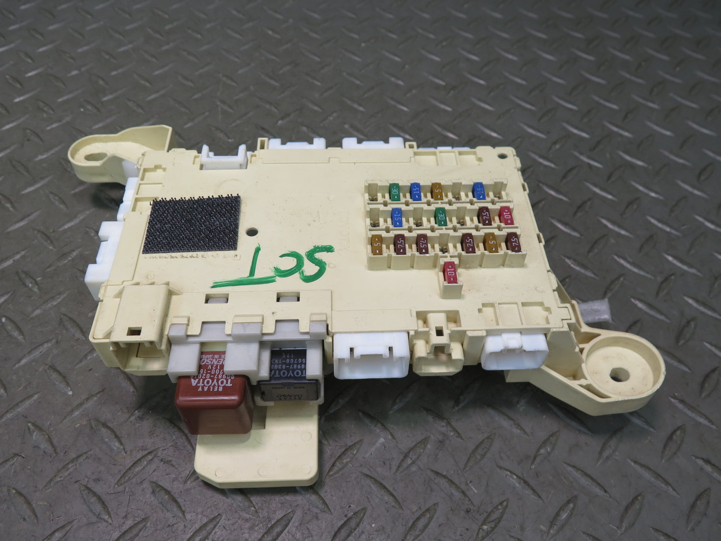 02-05 Lexus UZZ40L SC430 Front Left Dashboard Fuse Box Module 82730-24012 OEM