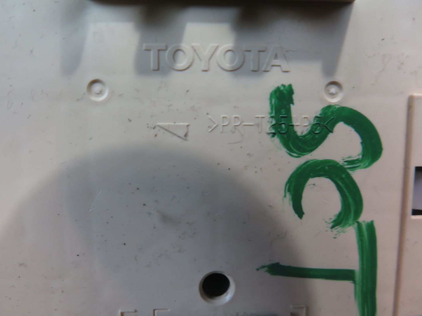02-05 Lexus UZZ40L SC430 Front Left Dashboard Fuse Box Module 82730-24012 OEM