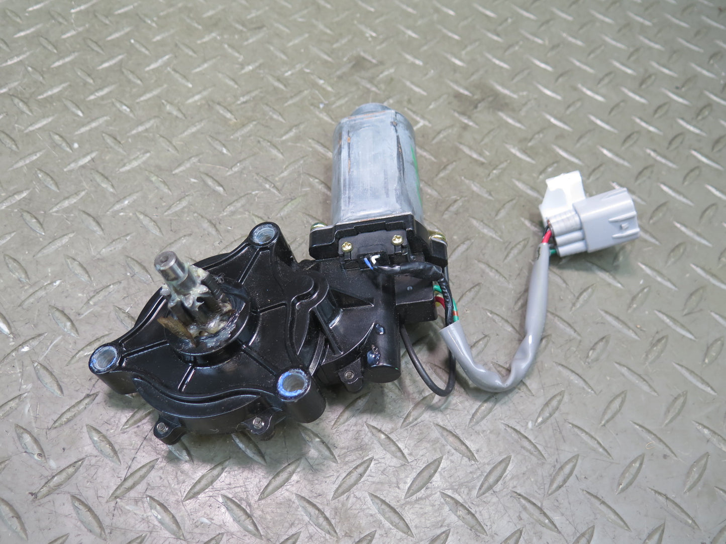 02-10 Lexus UZZ40L SC430 Set of 2 Rear Left Trunk Hinge Drive Gear Motor OEM