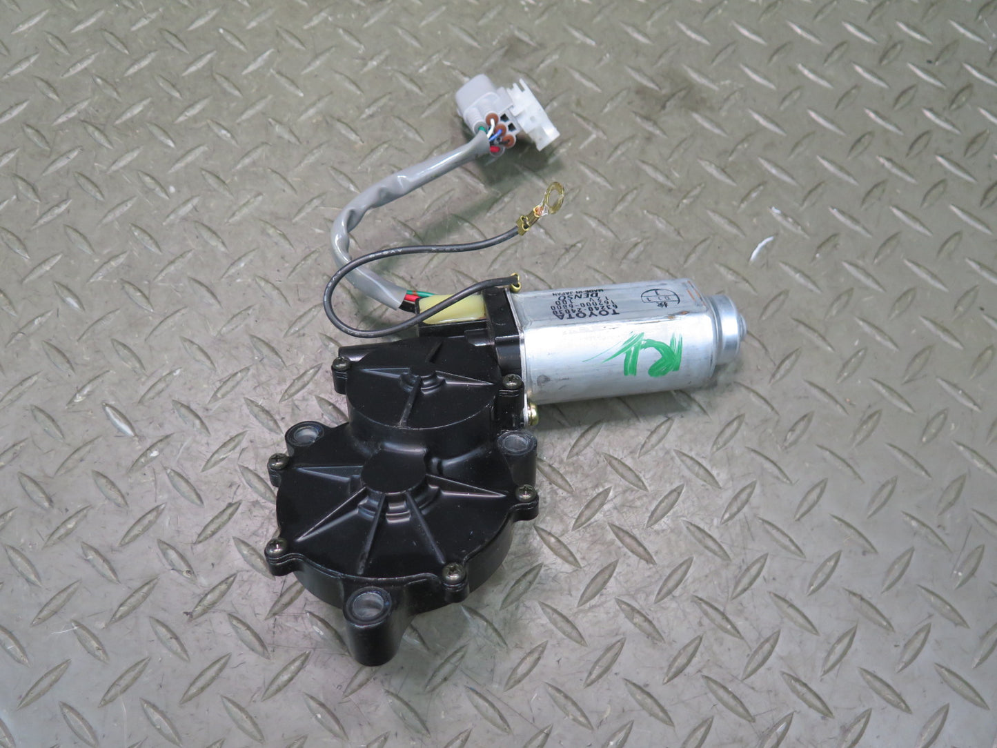 02-10 Lexus UZZ40L SC430 Set of 2 Rear Left Trunk Hinge Drive Gear Motor OEM