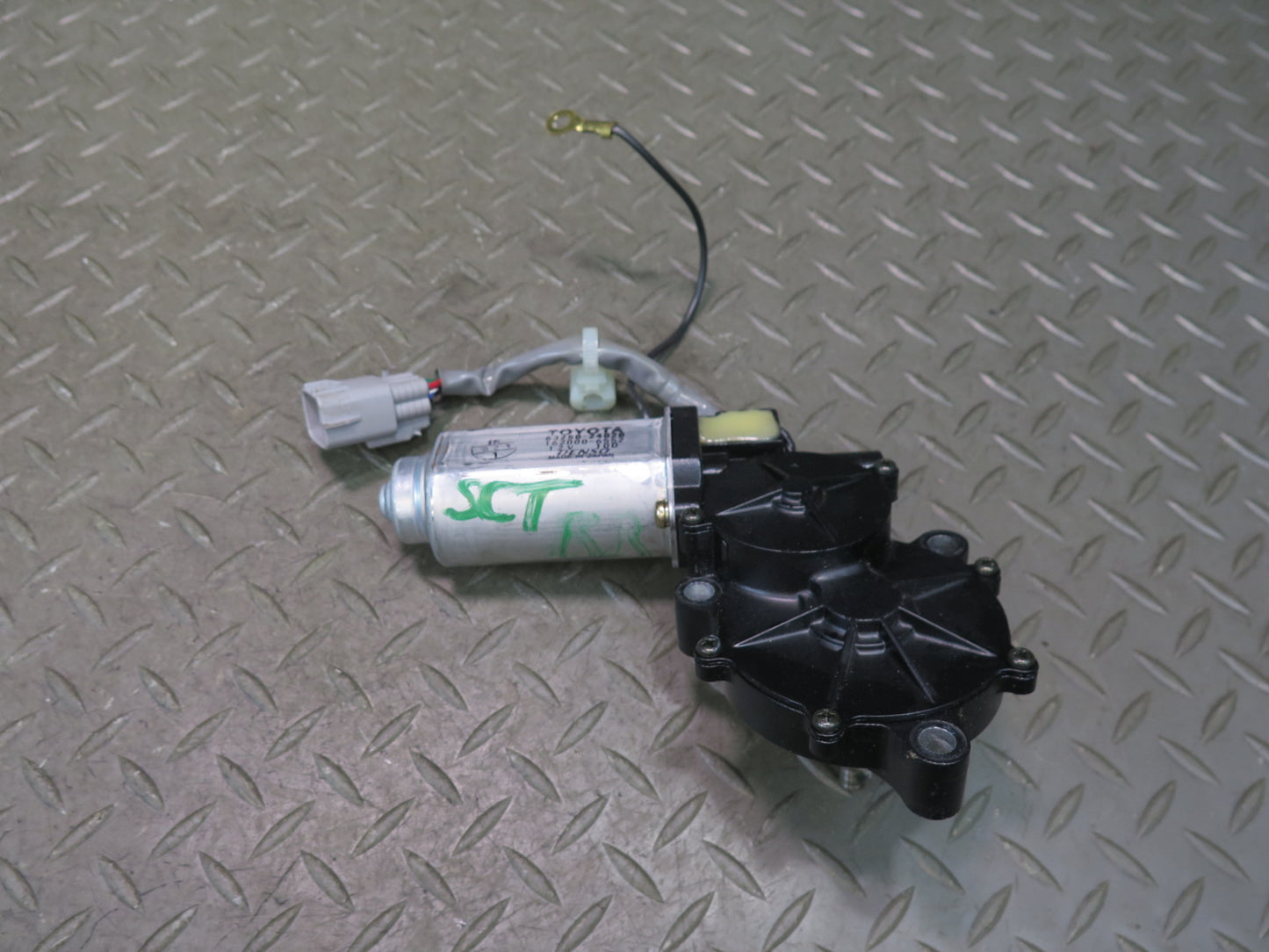 02-10 Lexus UZZ40L SC430 Set of 2 Rear Right Trunk Hinge Drive Gear Motor OEM