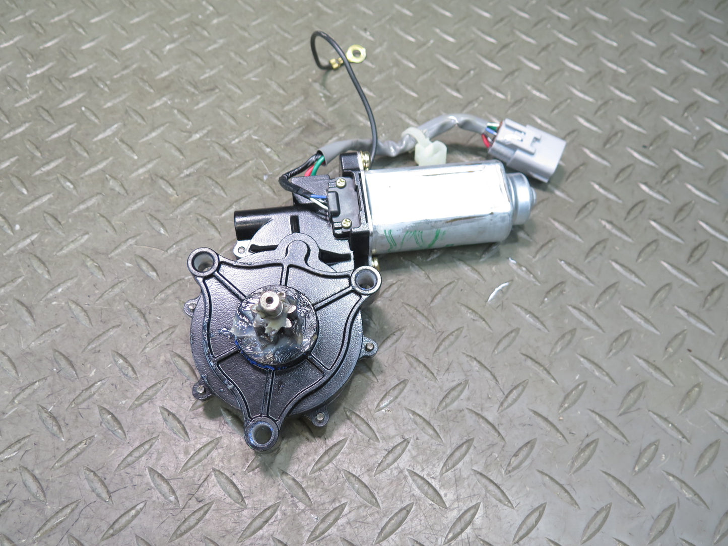 02-10 Lexus UZZ40L SC430 Set of 2 Rear Right Trunk Hinge Drive Gear Motor OEM