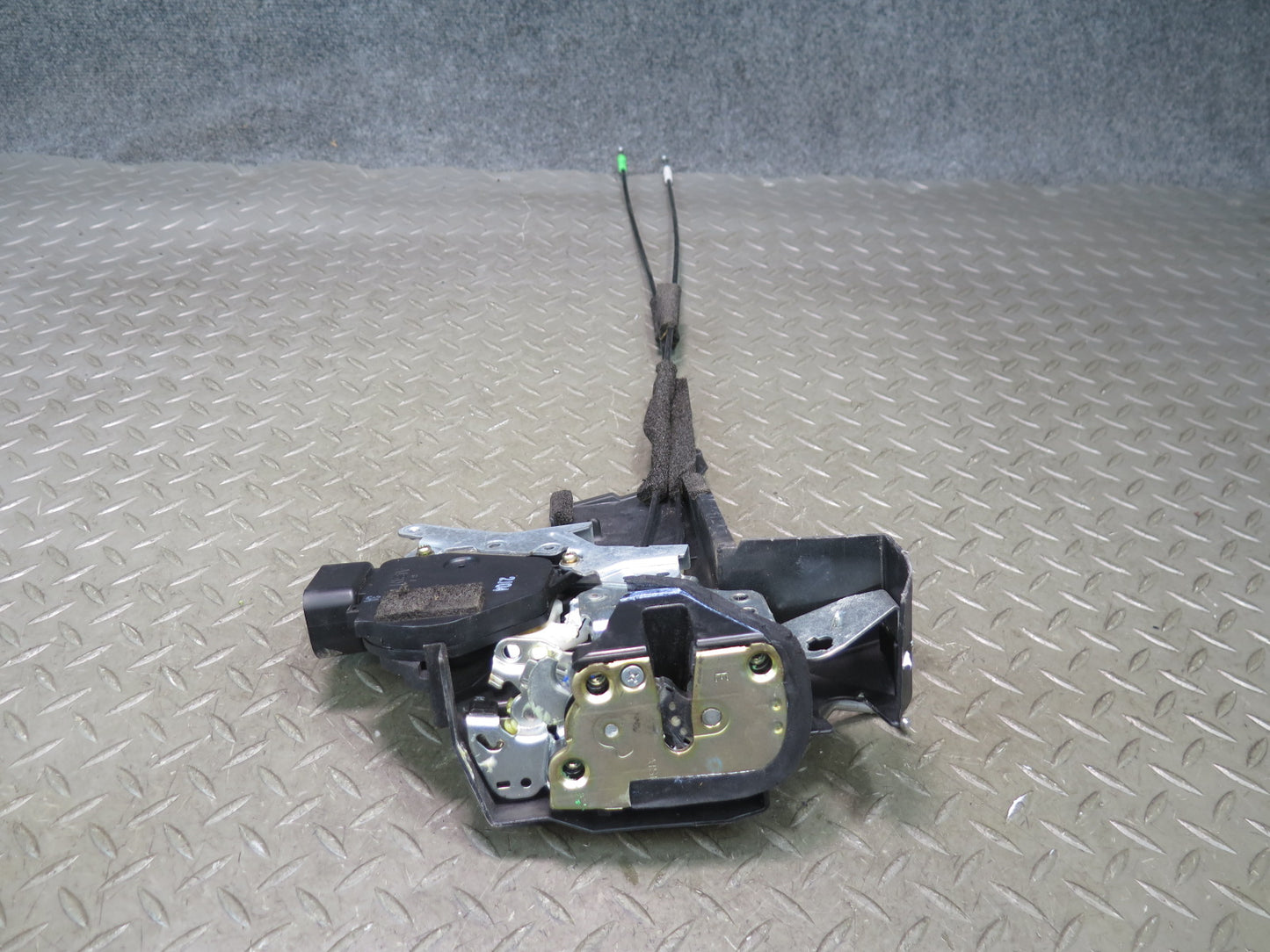 02-10 Lexus UZZ40L SC430 Right Passenger Door Lock Latch Actuator OEM