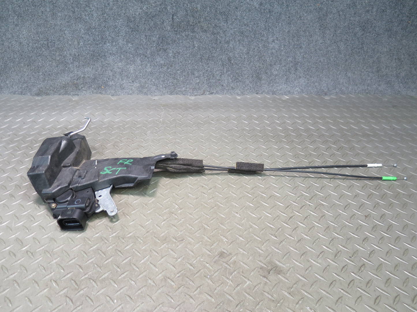 02-10 Lexus UZZ40L SC430 Right Passenger Door Lock Latch Actuator OEM