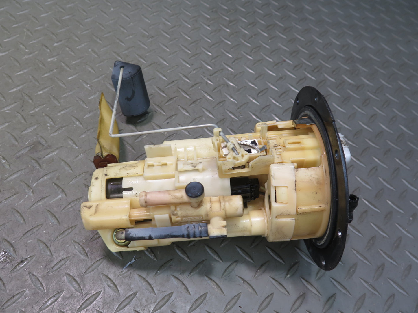 02-05 Lexus UZZ40L SC430 Fuel Pump Level Sensor Sending Unit Set OEM